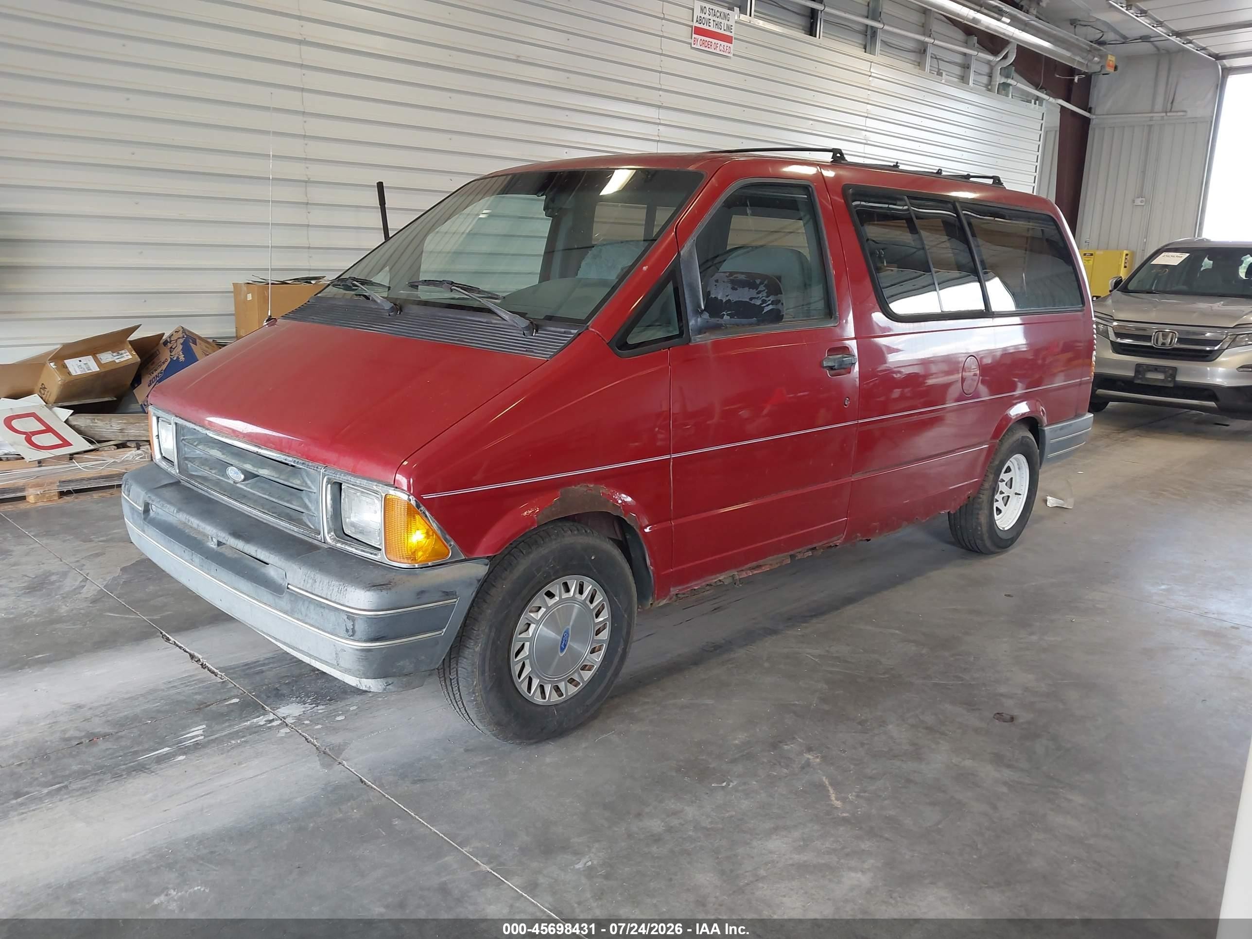 1990 Ford Aerostar   Red vin: 1FMDA31U4LZA71456