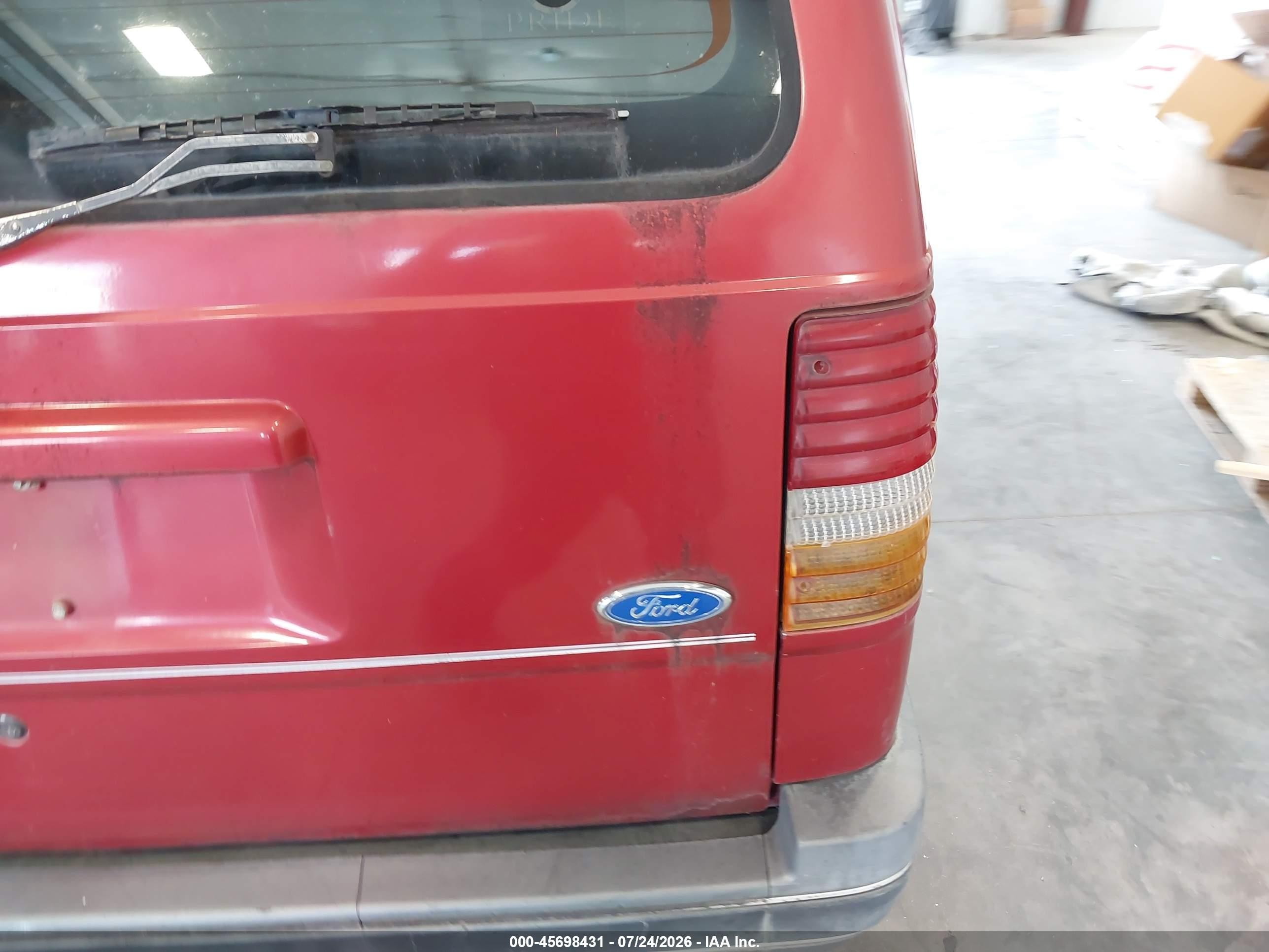 1990 Ford Aerostar   Red vin: 1FMDA31U4LZA71456