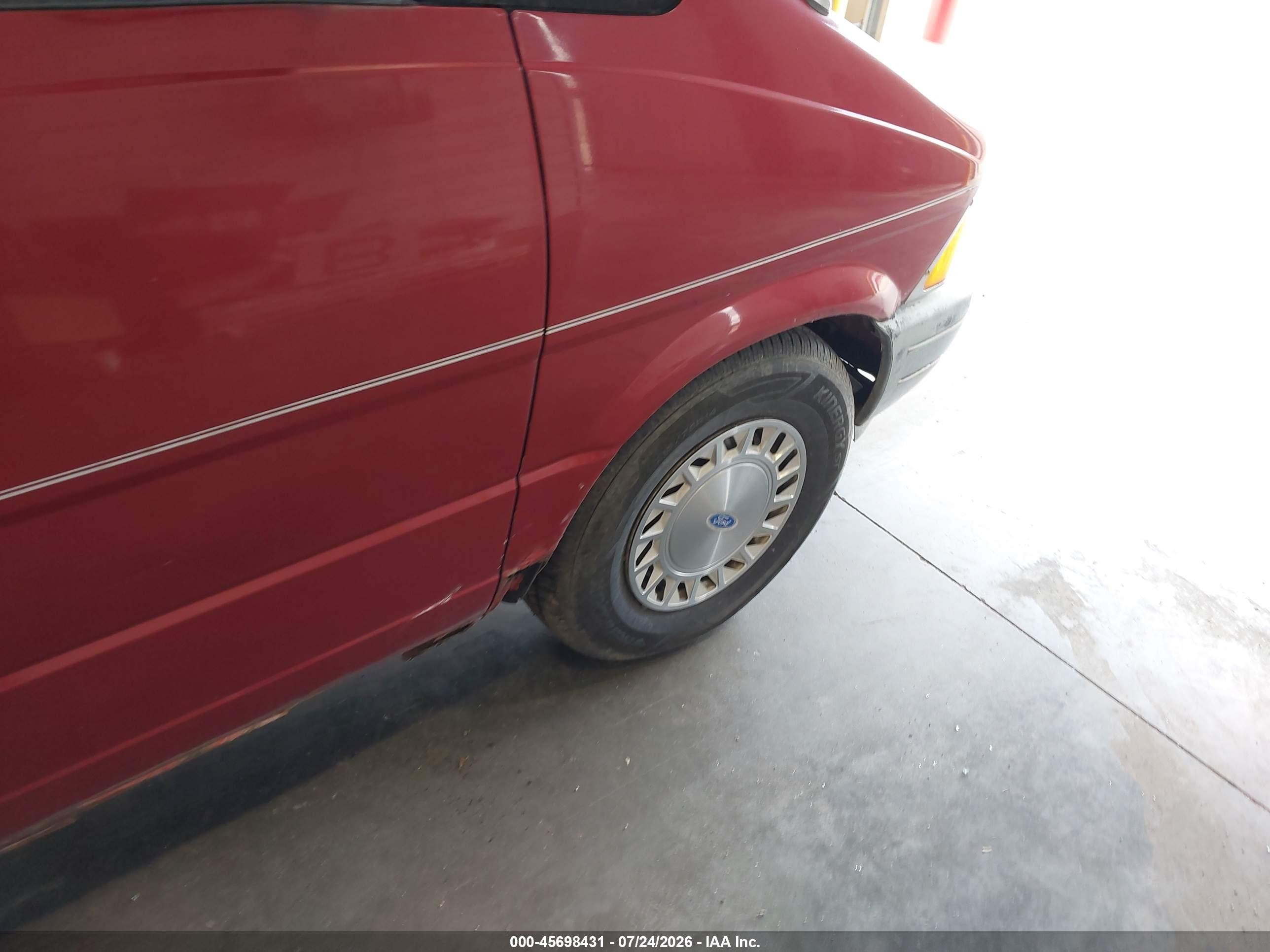 1990 Ford Aerostar   Red vin: 1FMDA31U4LZA71456