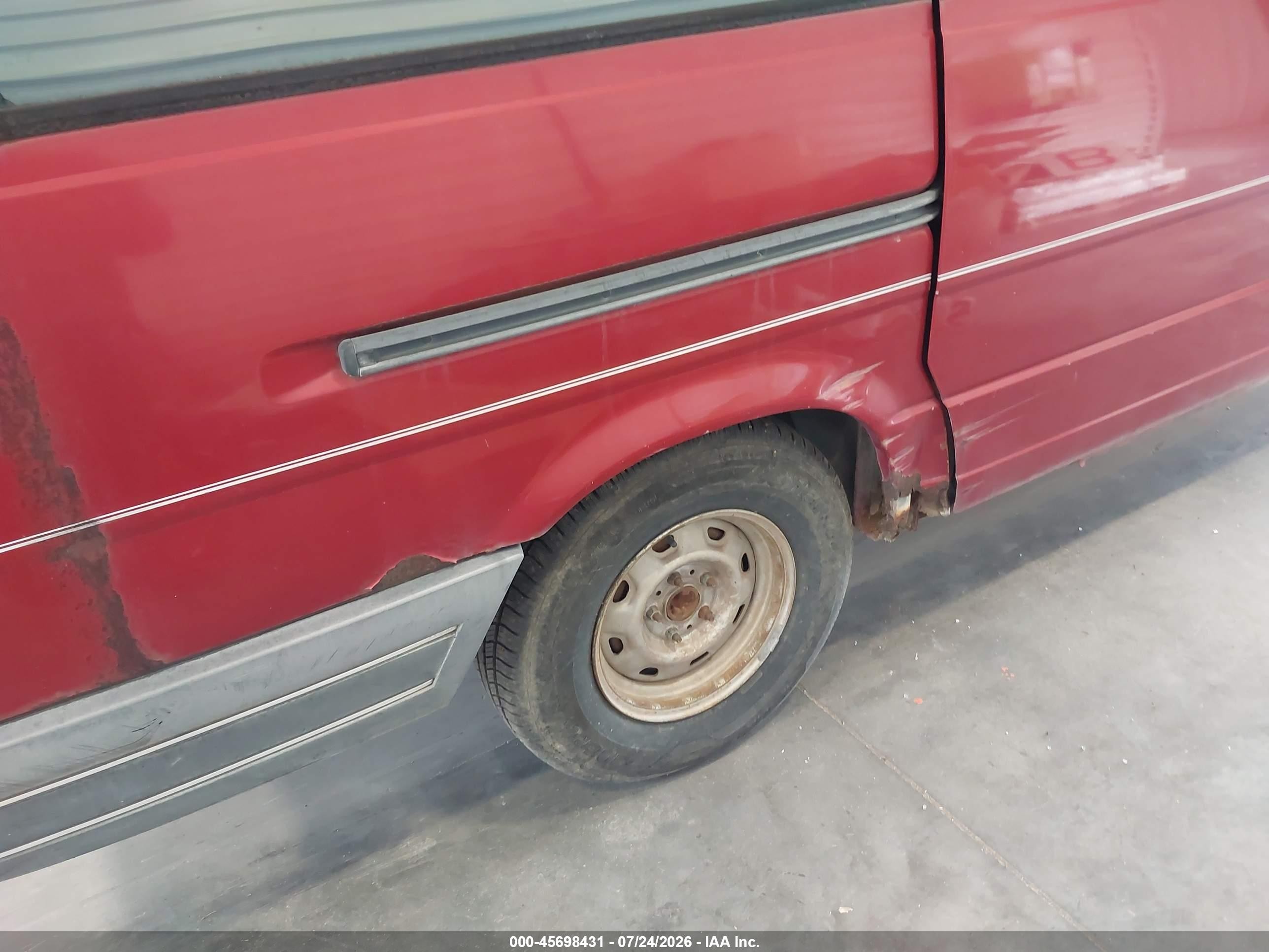1990 Ford Aerostar   Red vin: 1FMDA31U4LZA71456