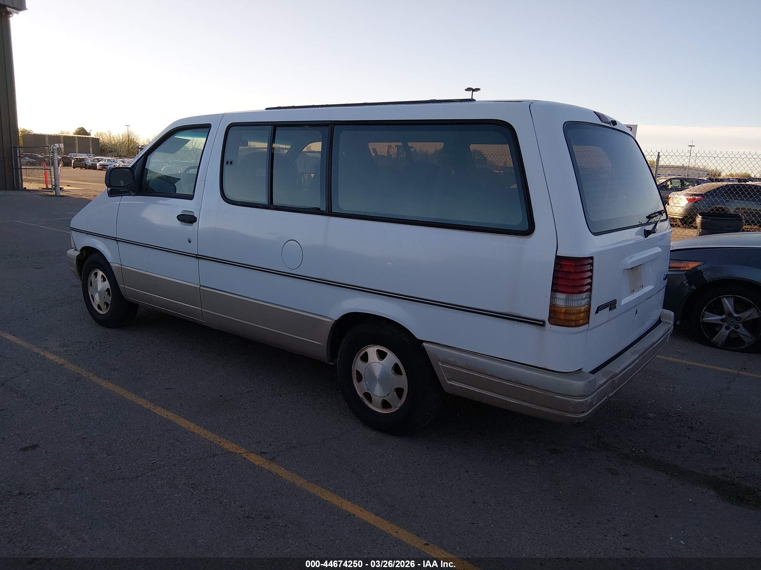 1996 Ford Aerostar   White vin: 1FMDA31X5TZB25146