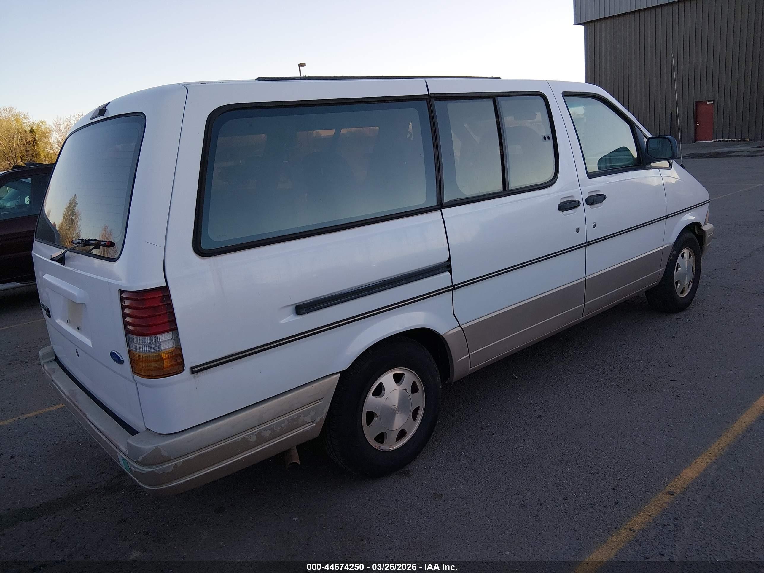 1996 Ford Aerostar   White vin: 1FMDA31X5TZB25146