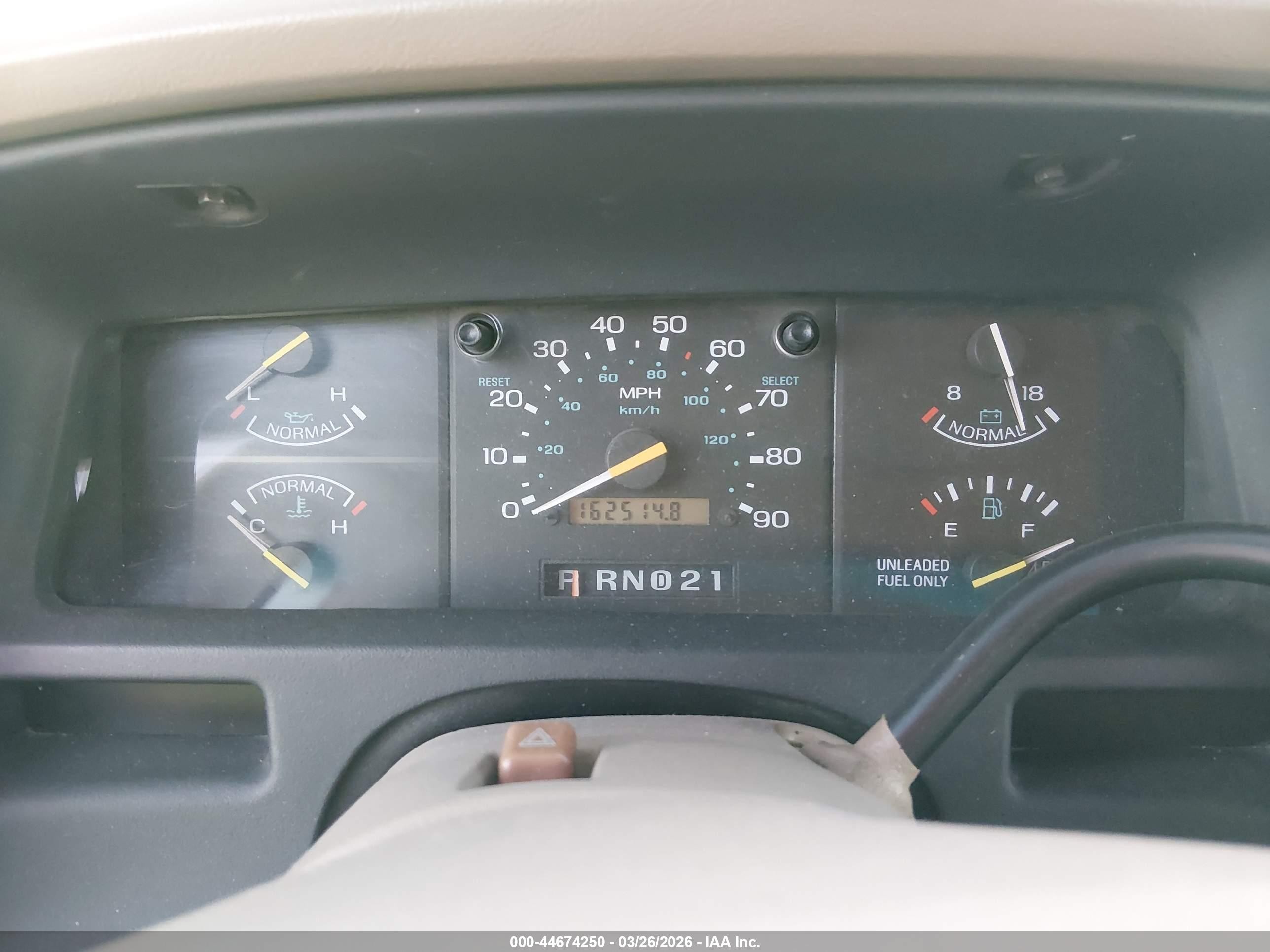 1996 Ford Aerostar   White vin: 1FMDA31X5TZB25146
