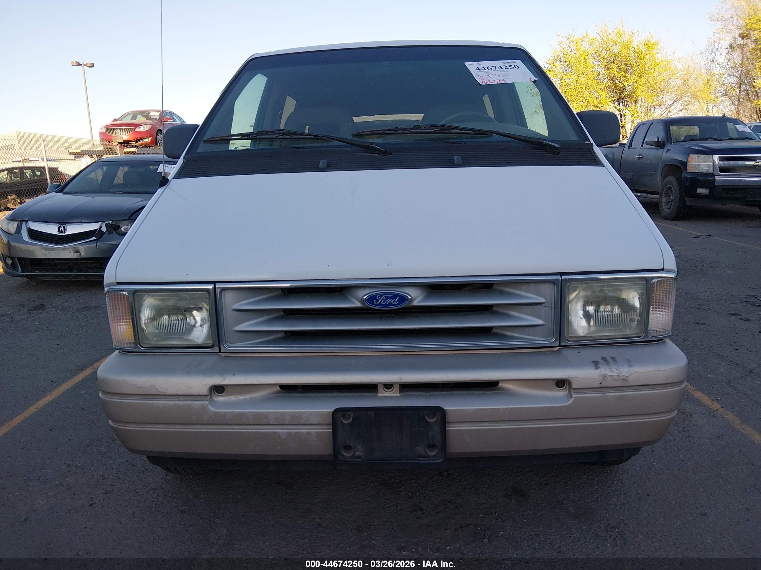 1996 Ford Aerostar   White vin: 1FMDA31X5TZB25146