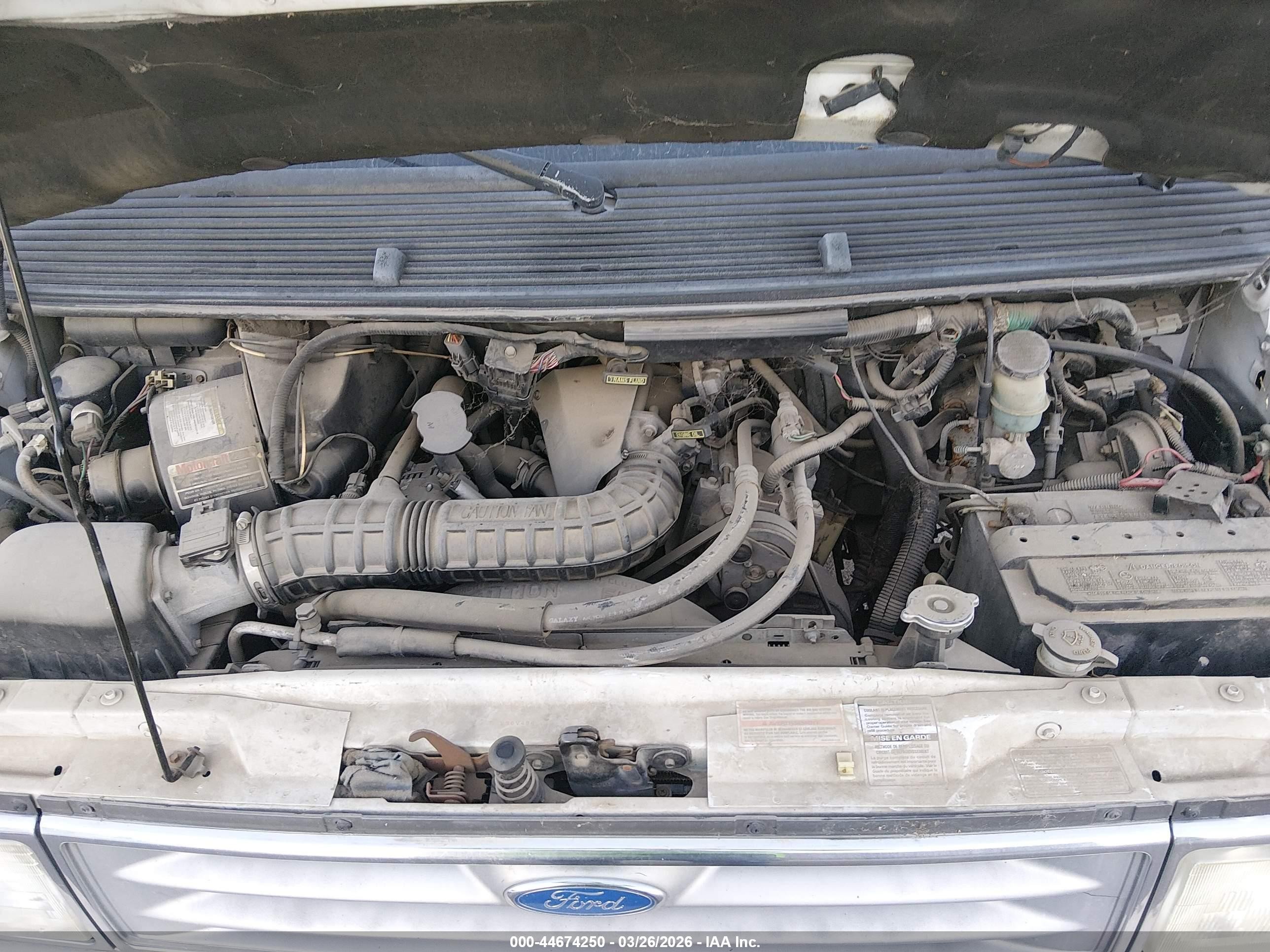1996 Ford Aerostar   White vin: 1FMDA31X5TZB25146