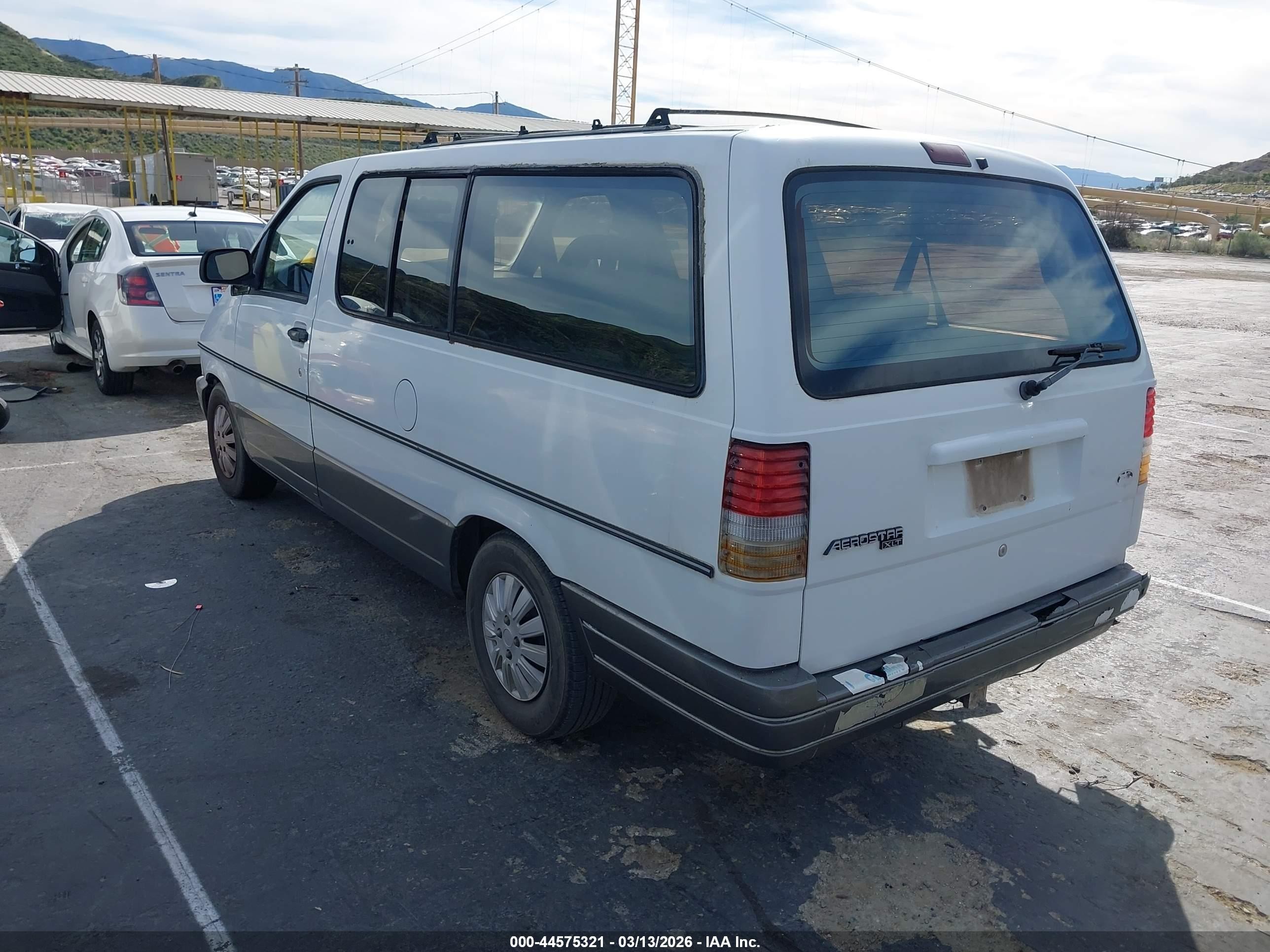 1994 Ford Aerostar   Белый vin: 1FMDA31X7RZB16991