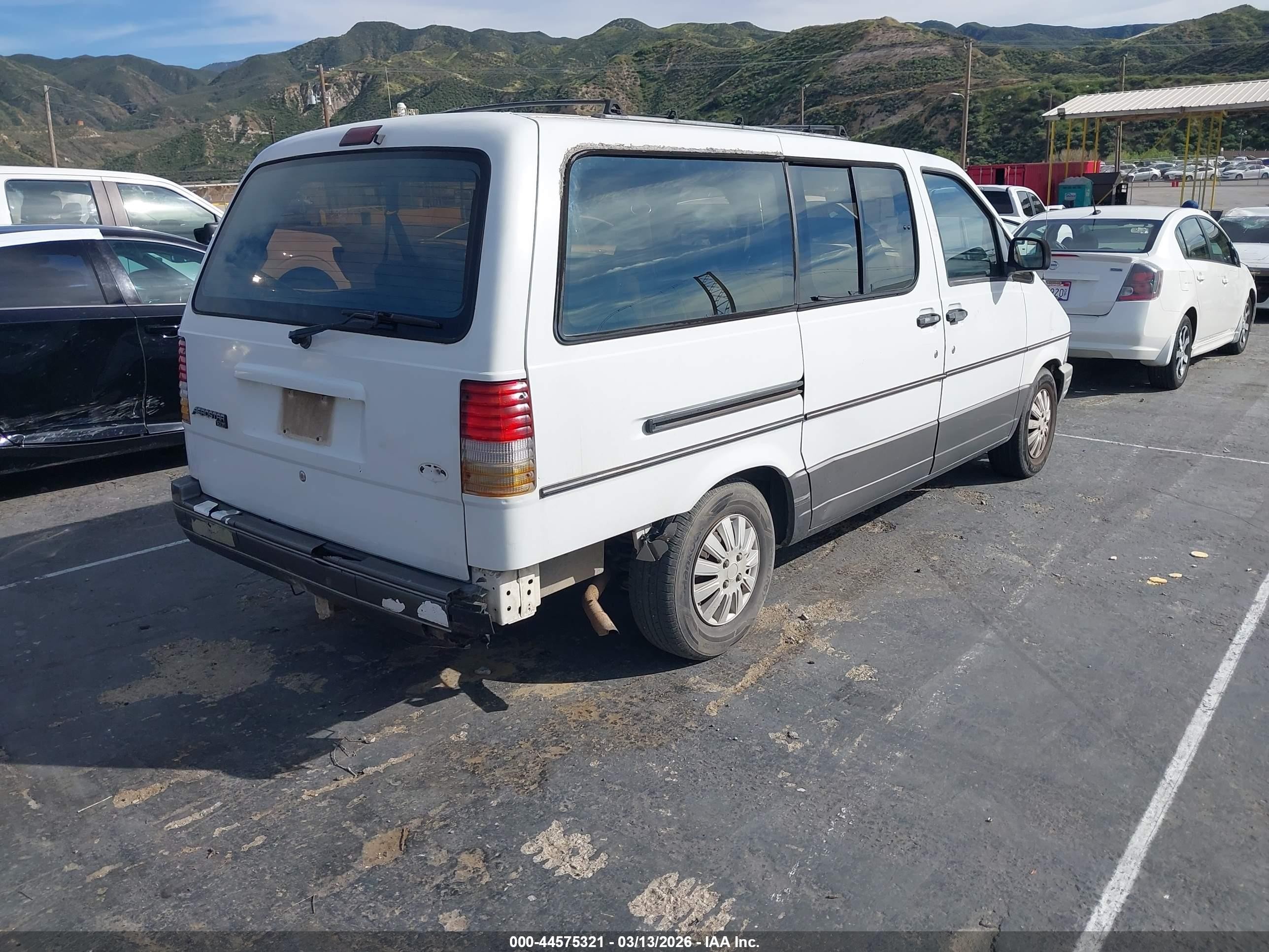 1994 Ford Aerostar   Белый vin: 1FMDA31X7RZB16991