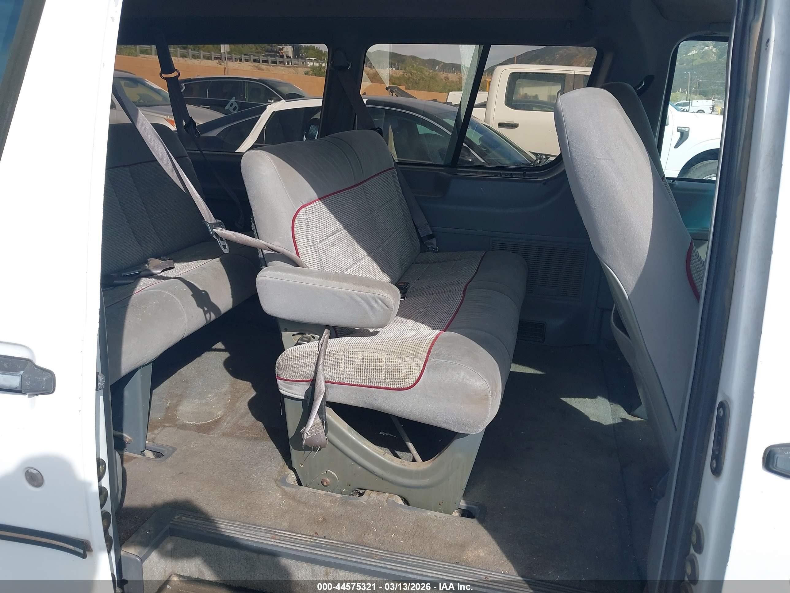 1994 Ford Aerostar   Белый vin: 1FMDA31X7RZB16991