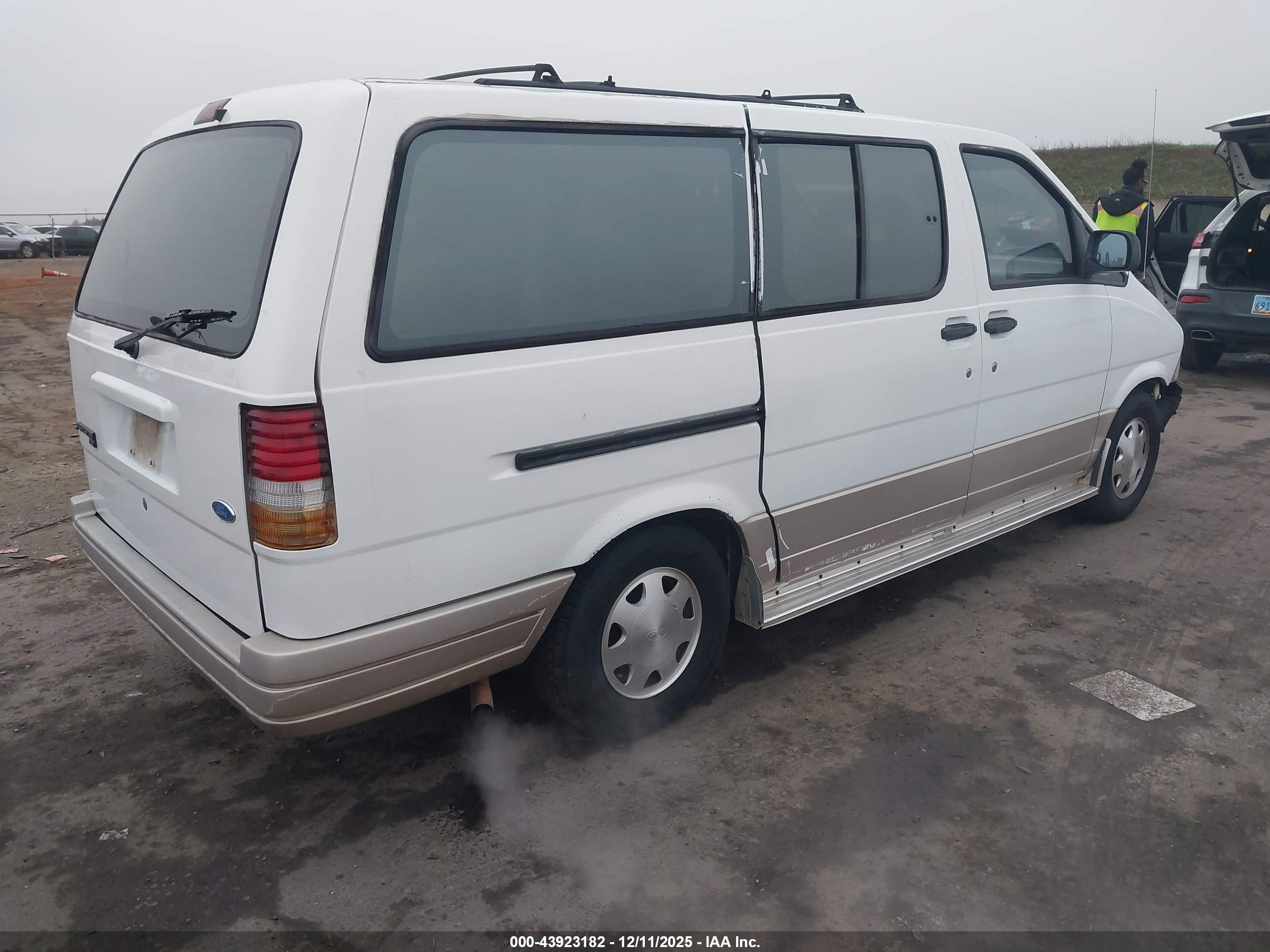 1996 Ford Aerostar   White vin: 1FMDA31X9TZC04884