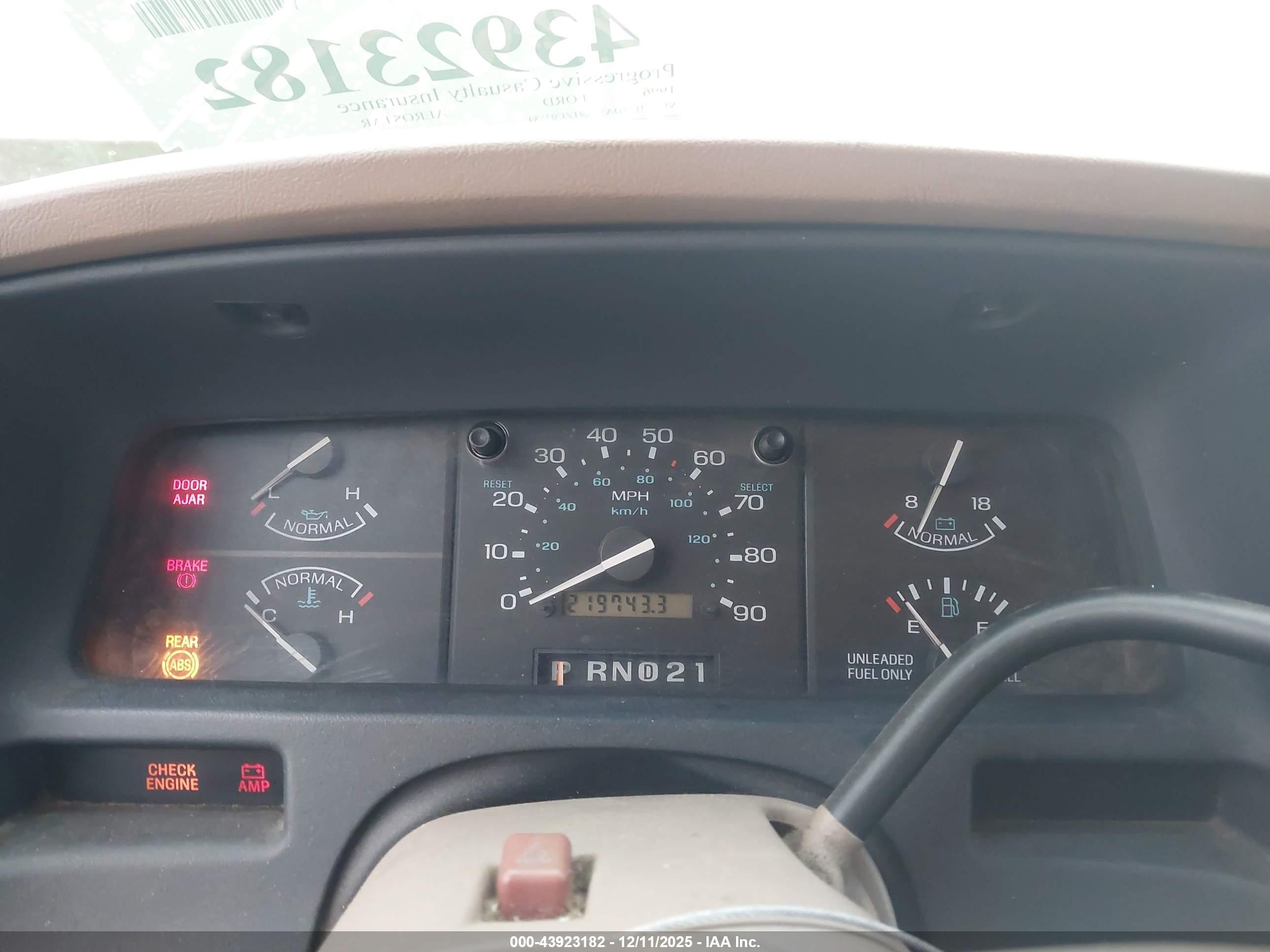 1996 Ford Aerostar   White vin: 1FMDA31X9TZC04884