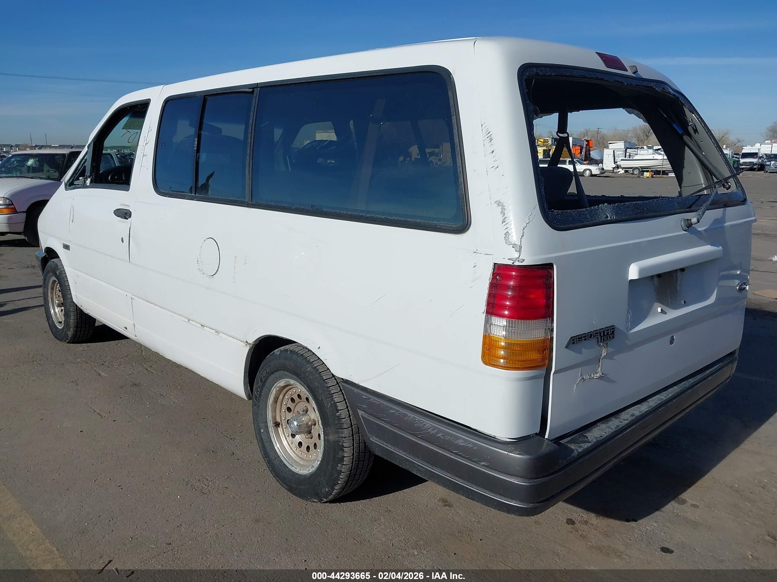 1996 Ford Aerostar   Белый vin: 1FMDA41X0TZC04472