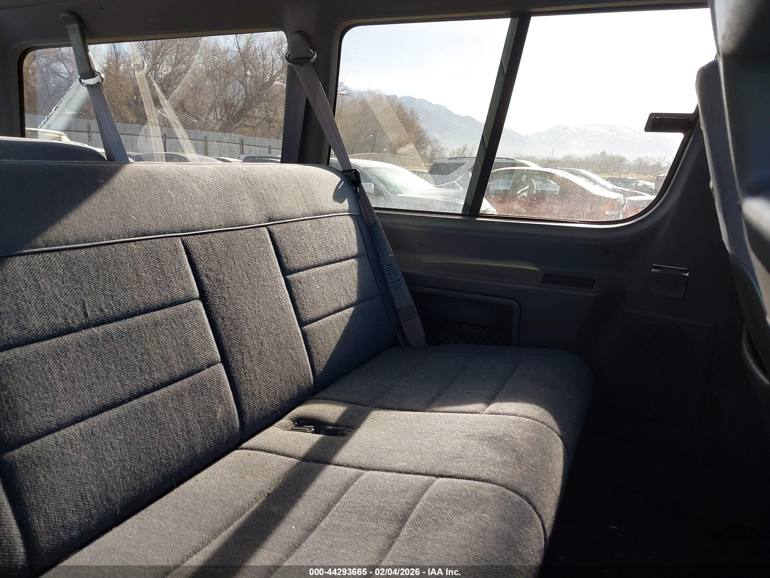 1996 Ford Aerostar   Белый vin: 1FMDA41X0TZC04472