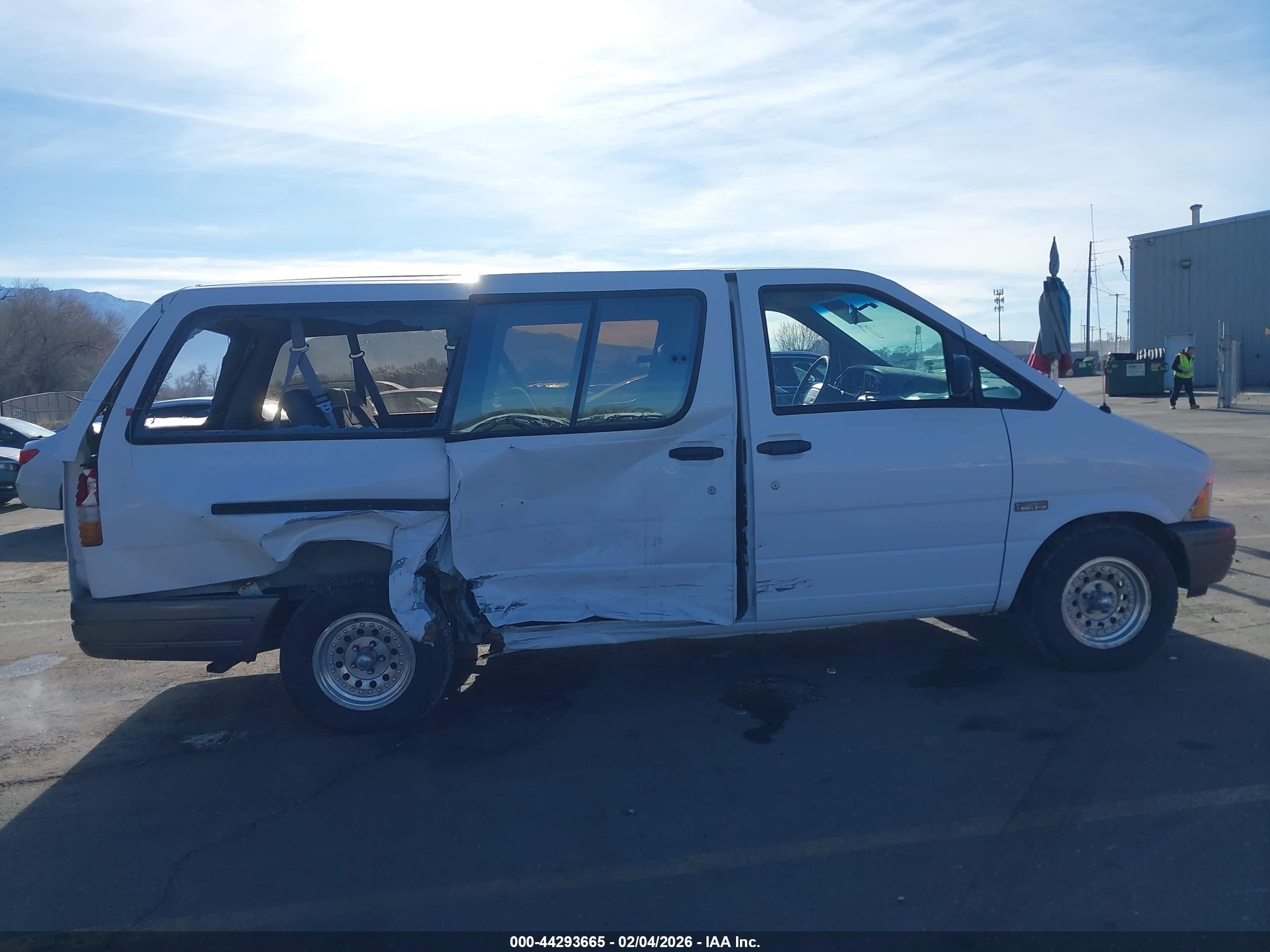 1996 Ford Aerostar   Белый vin: 1FMDA41X0TZC04472