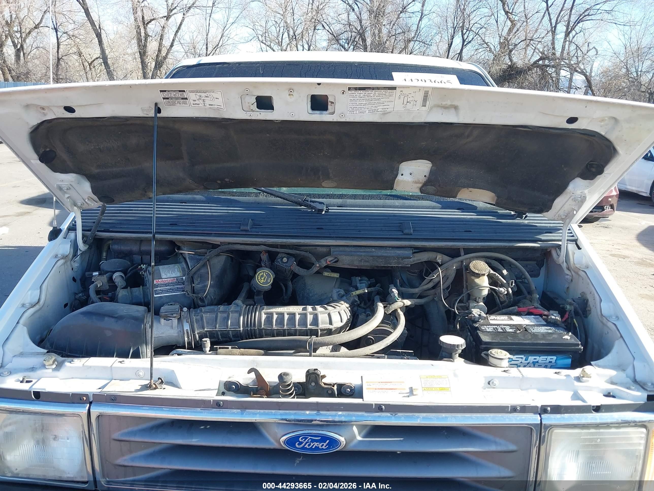 1996 Ford Aerostar   Белый vin: 1FMDA41X0TZC04472