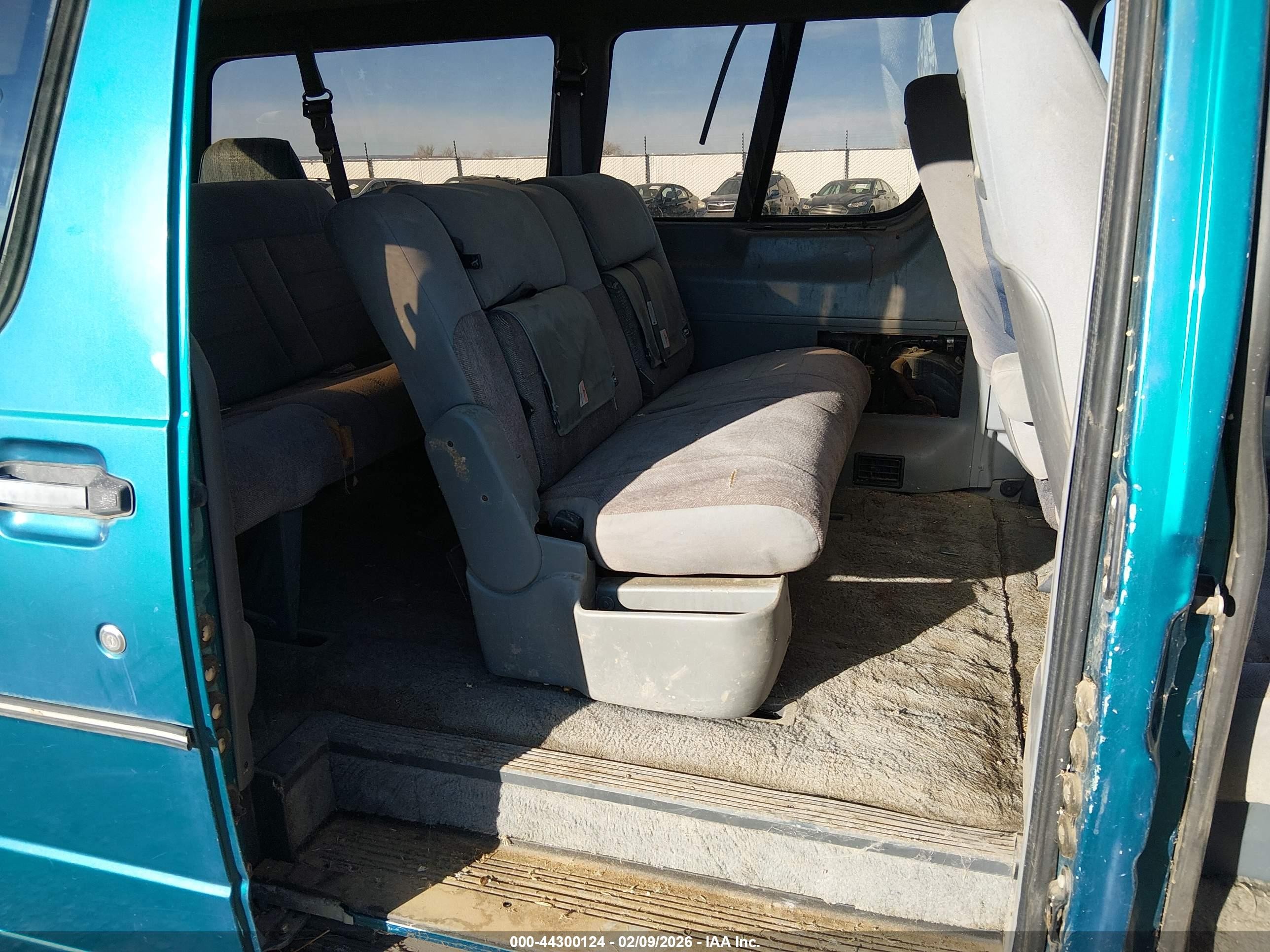 1994 Ford Aerostar   Green vin: 1FMDA41X9RZB00281