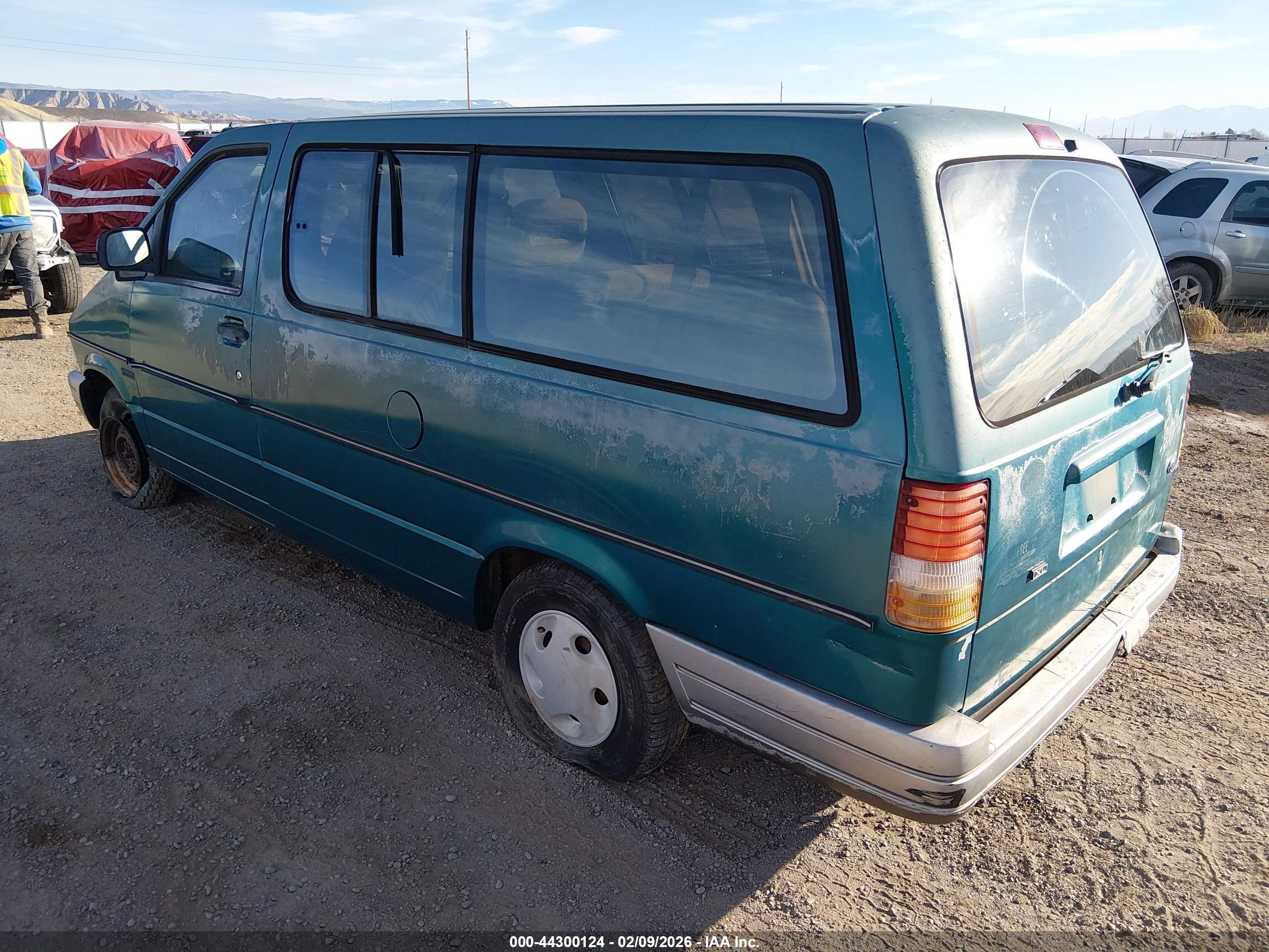 1994 Ford Aerostar   Green vin: 1FMDA41X9RZB00281
