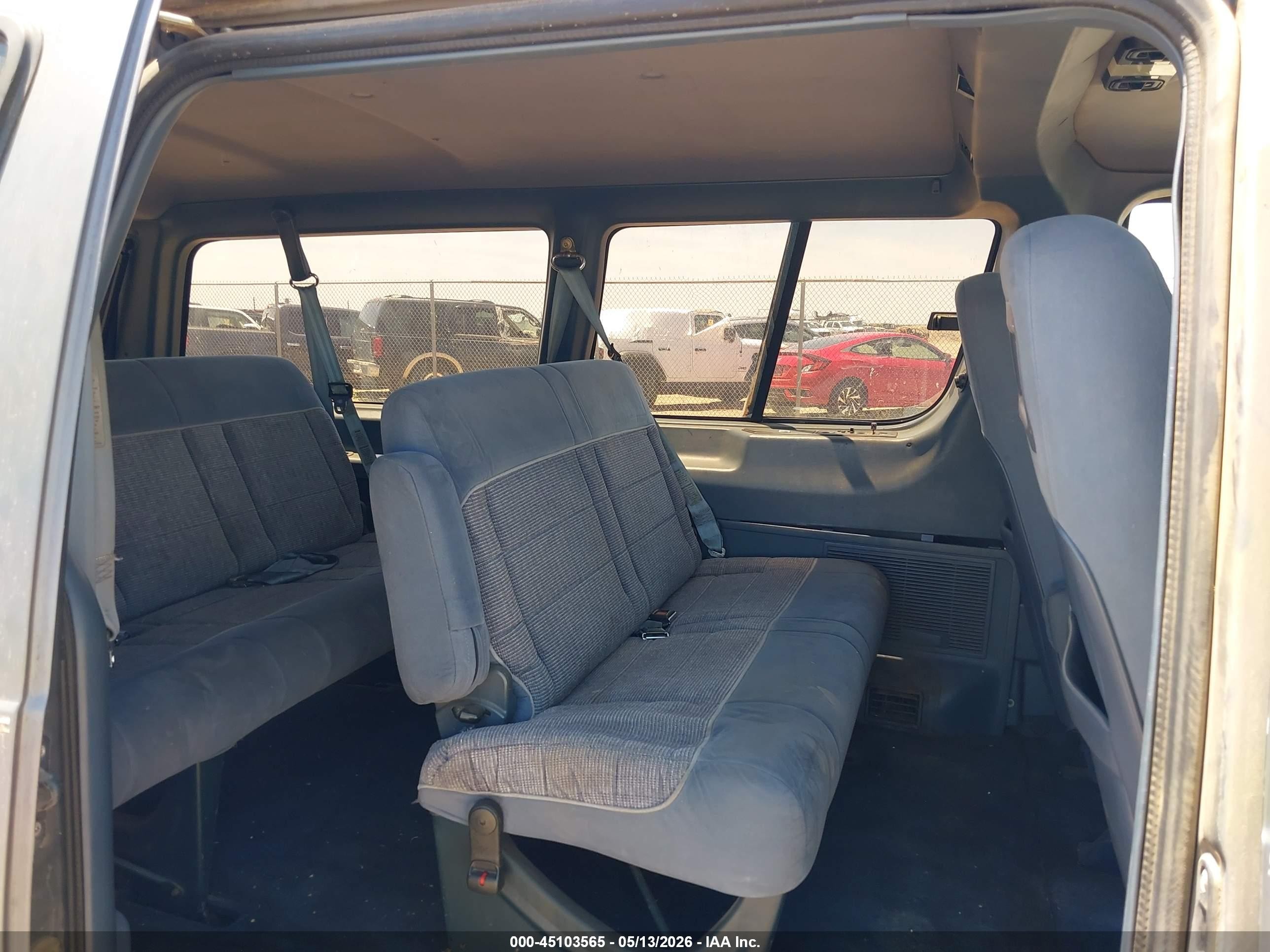 1994 Ford Aerostar   Серый vin: 1FMDA41X9RZB30834