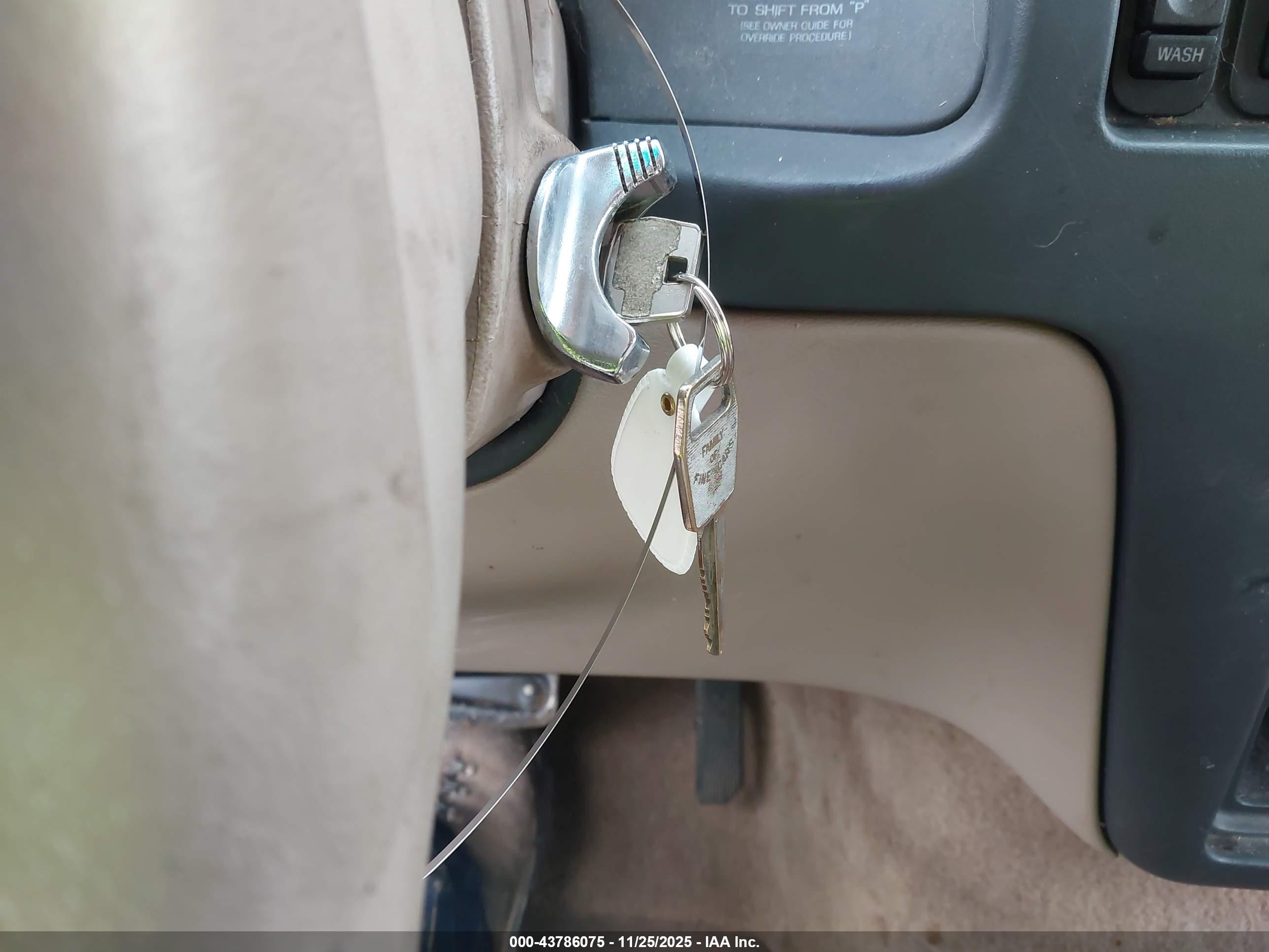 1995 Ford Aerostar   White vin: 1FMDA41X9SZA78577