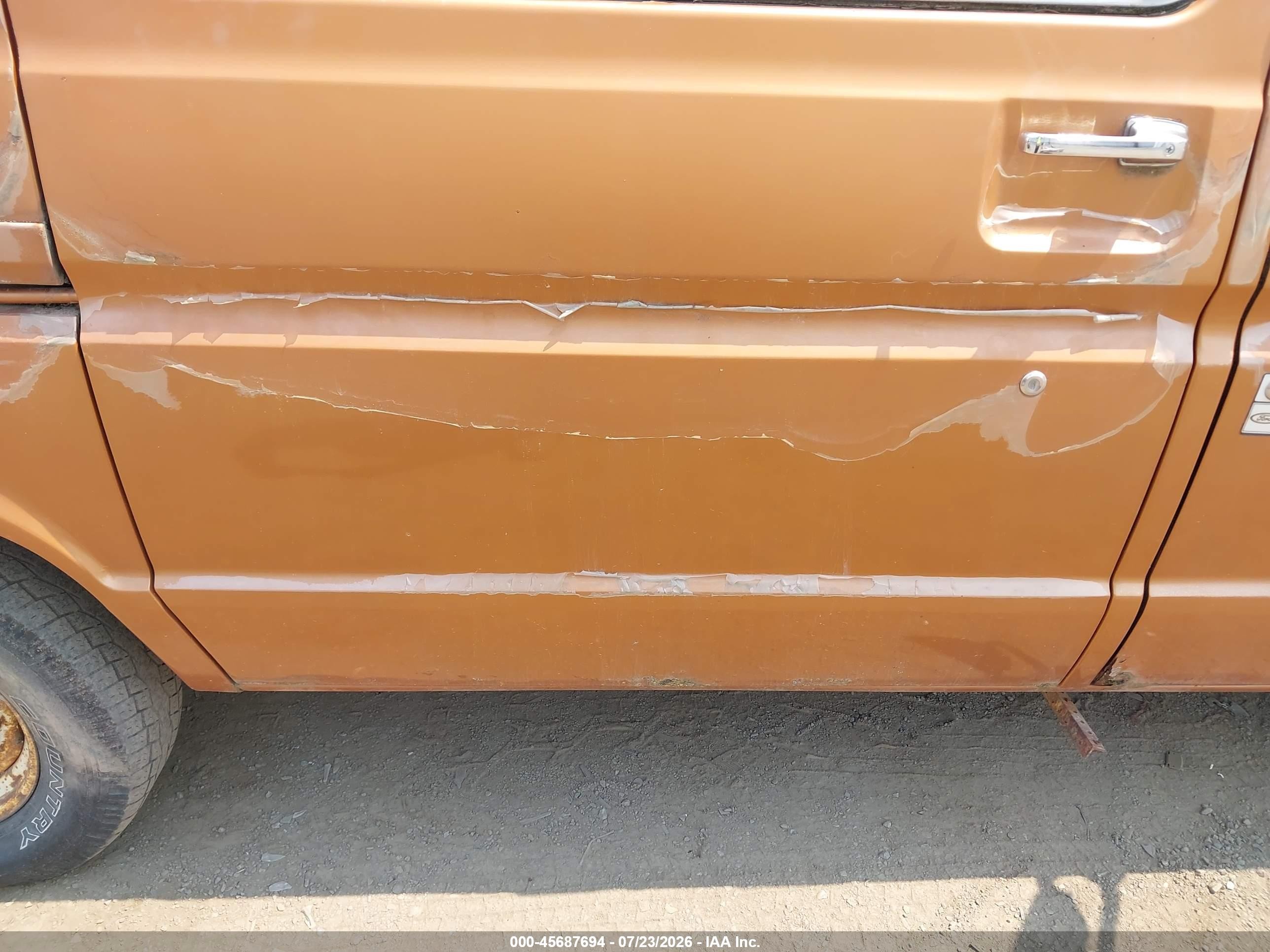 1981 Ford Econoline E150 Orange vin: 1FMDE11E6BHB04625
