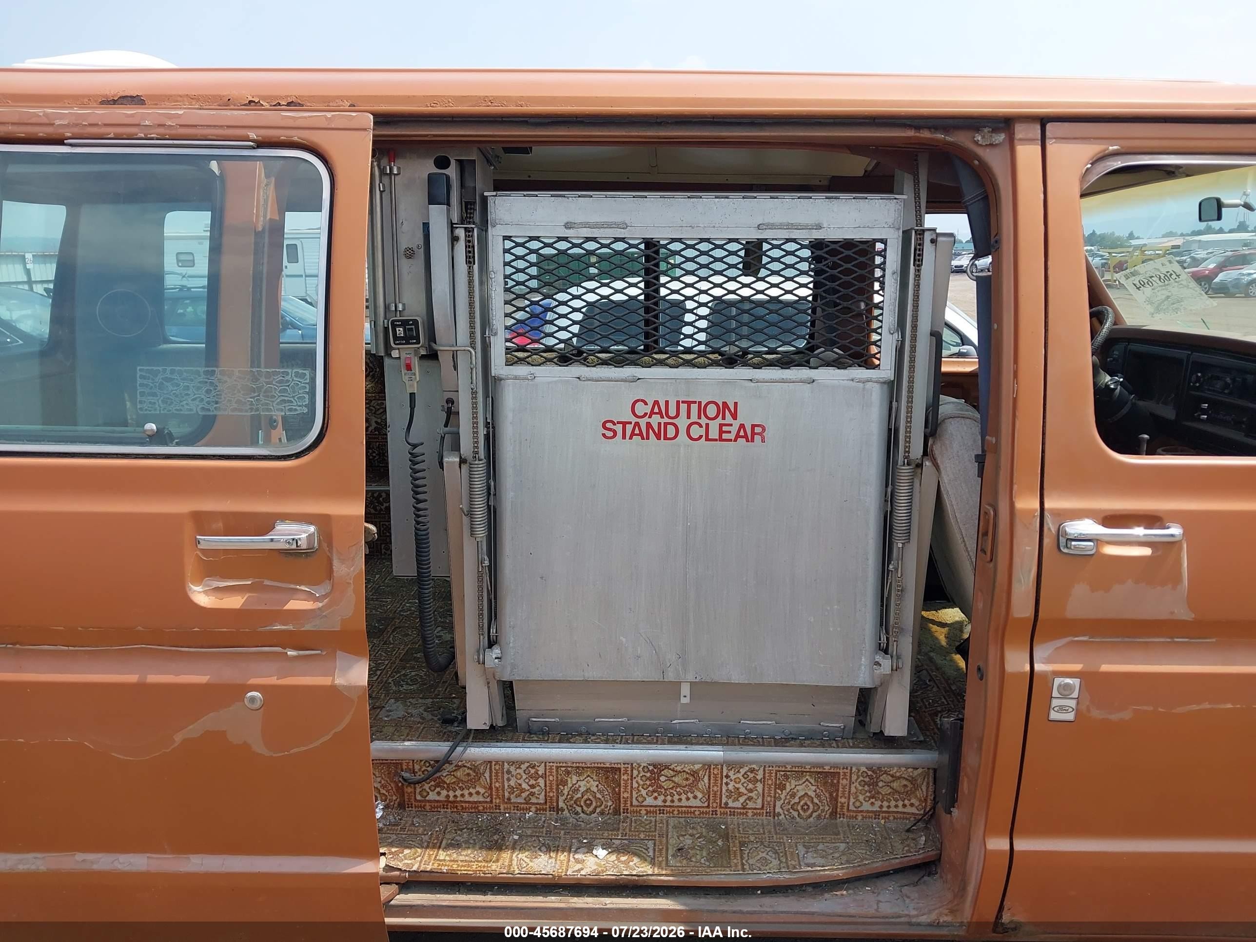 1981 Ford Econoline E150 Orange vin: 1FMDE11E6BHB04625