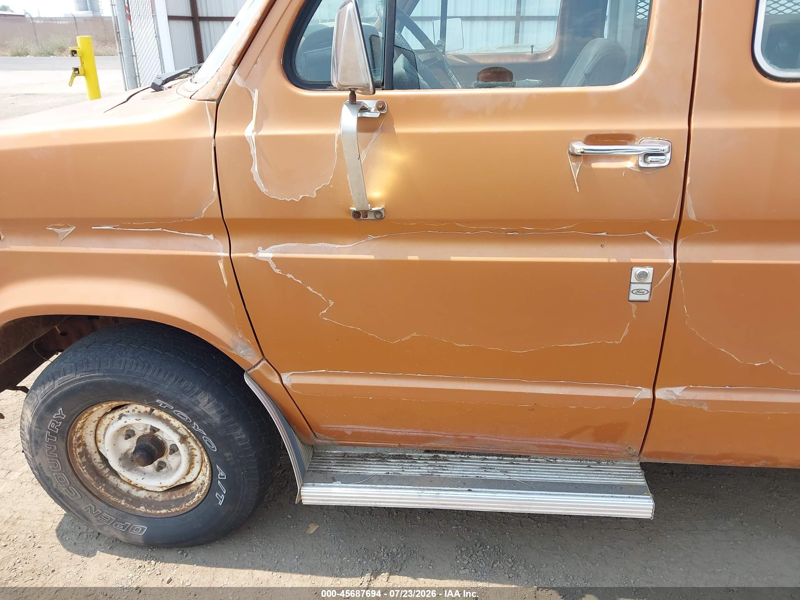 1981 Ford Econoline E150 Orange vin: 1FMDE11E6BHB04625