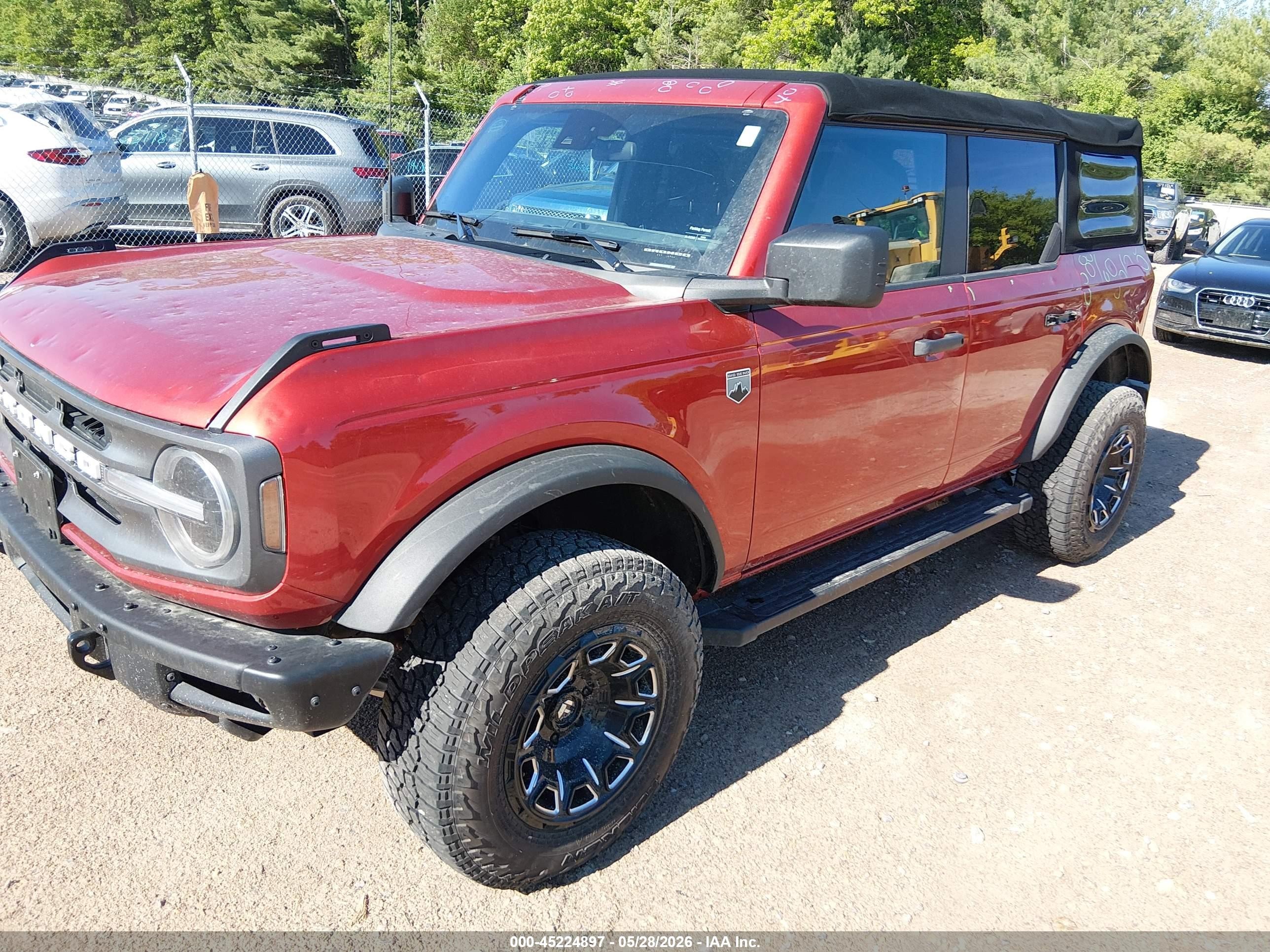 2022 Ford Bronco Big Bend Оранжевый vin: 1FMDE5BH0NLB00247
