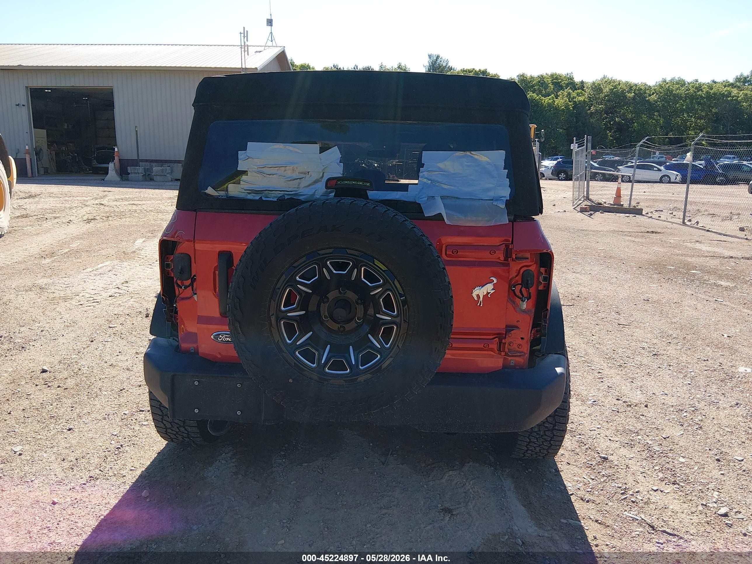 2022 Ford Bronco Big Bend Оранжевый vin: 1FMDE5BH0NLB00247