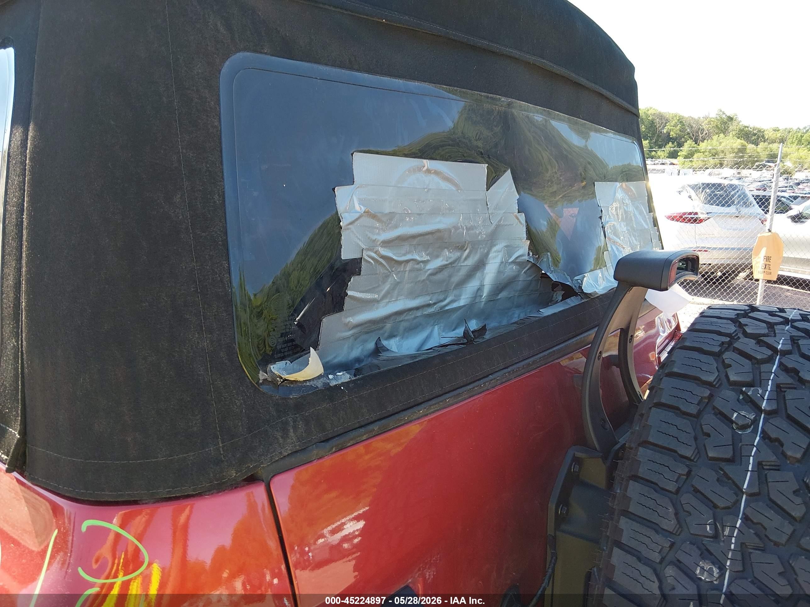 2022 Ford Bronco Big Bend Оранжевый vin: 1FMDE5BH0NLB00247