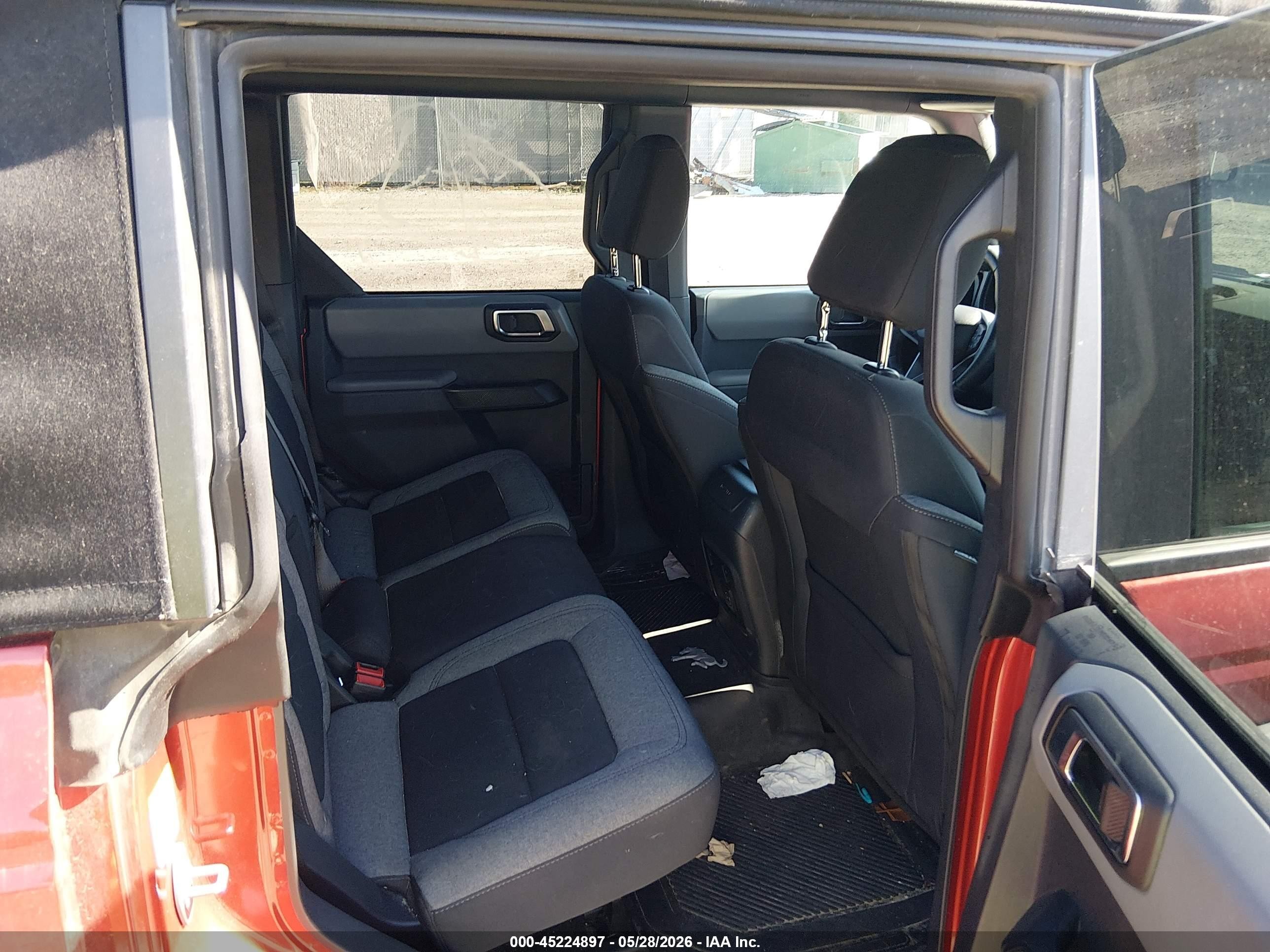 2022 Ford Bronco Big Bend Оранжевый vin: 1FMDE5BH0NLB00247