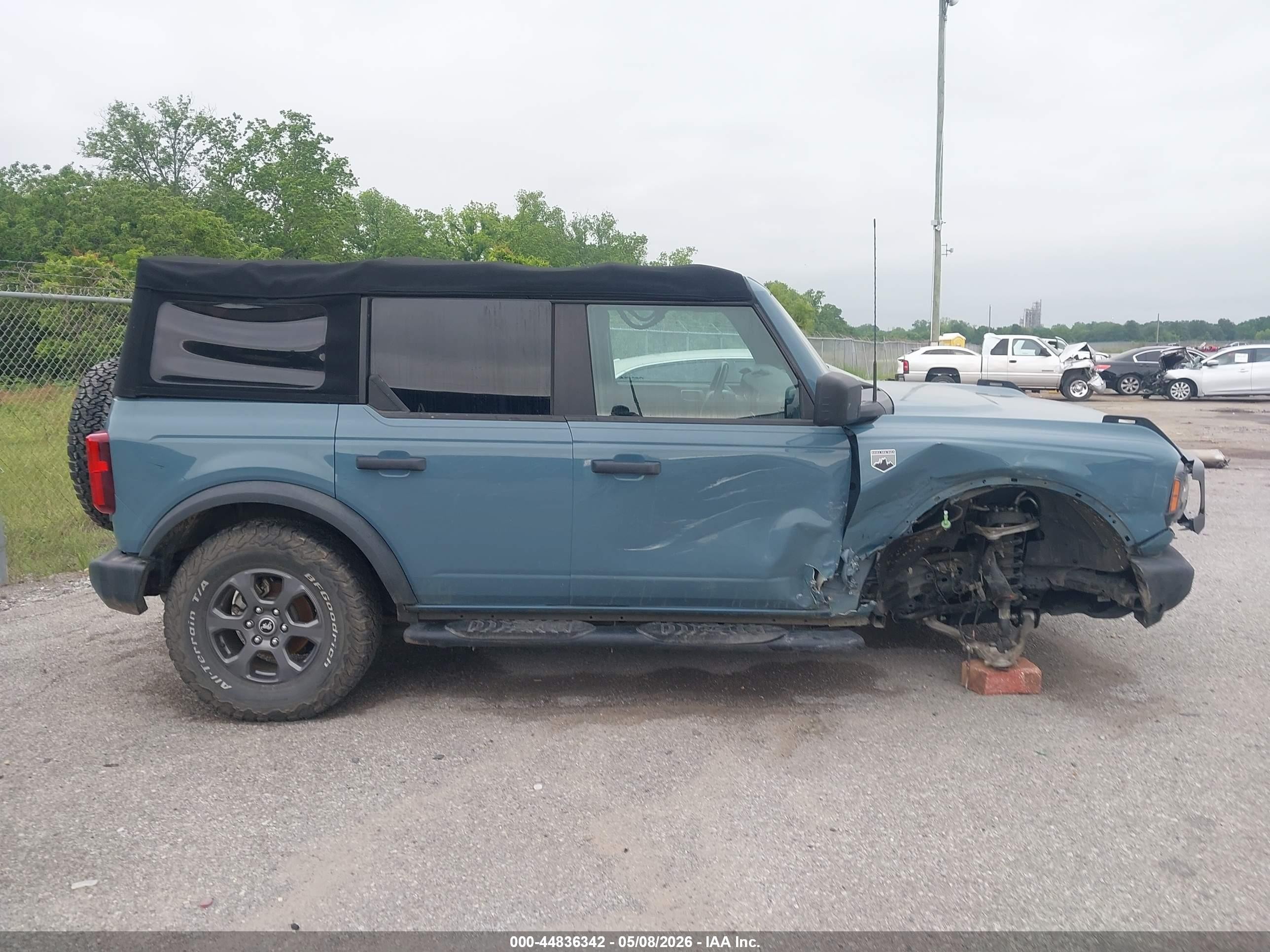 2022 Ford Bronco Big Bend Blue vin: 1FMDE5BH5NLA93781