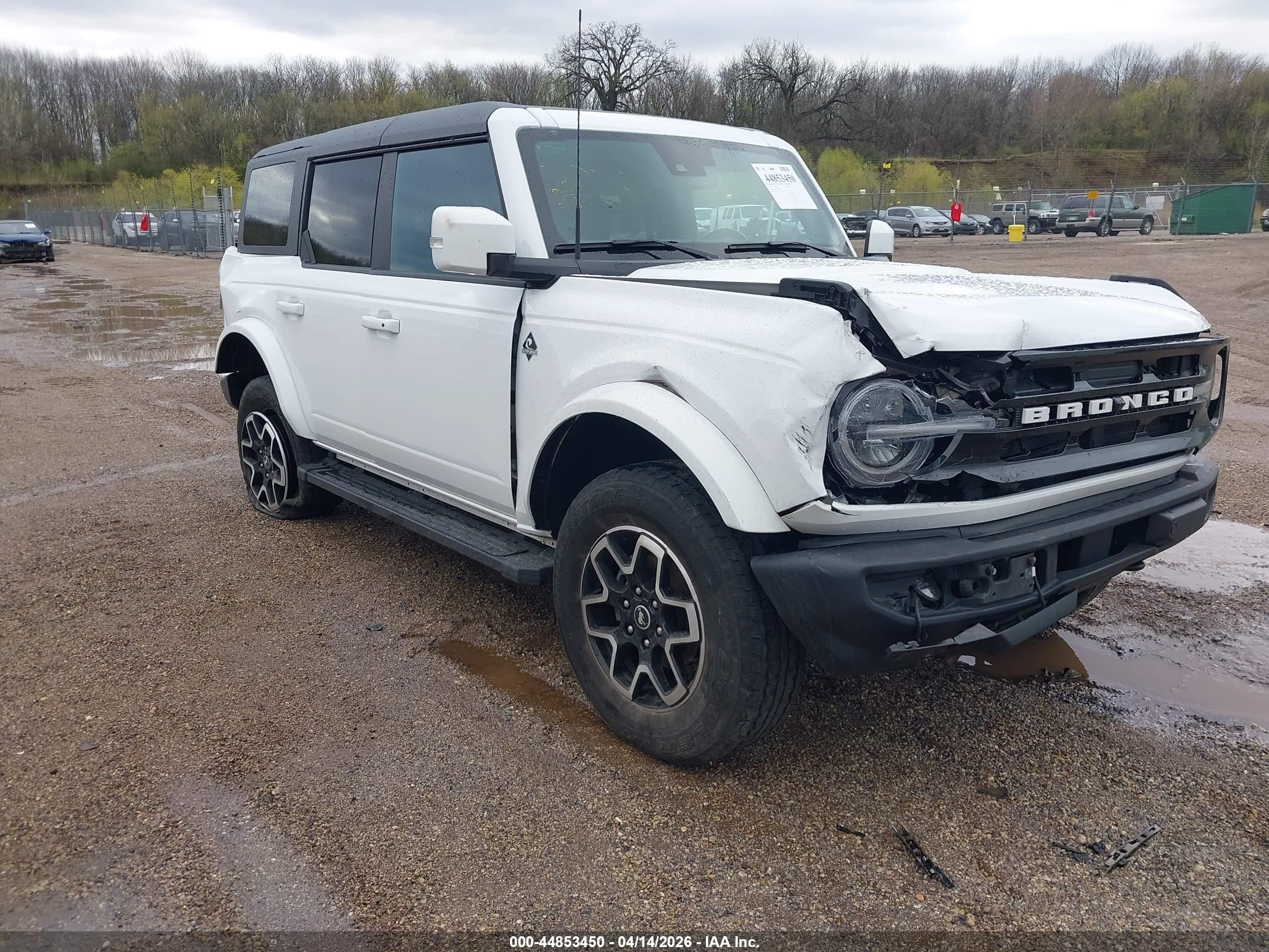 2023 Ford Bronco Outer Banks White vin: 1FMDE5BH7PLB50064