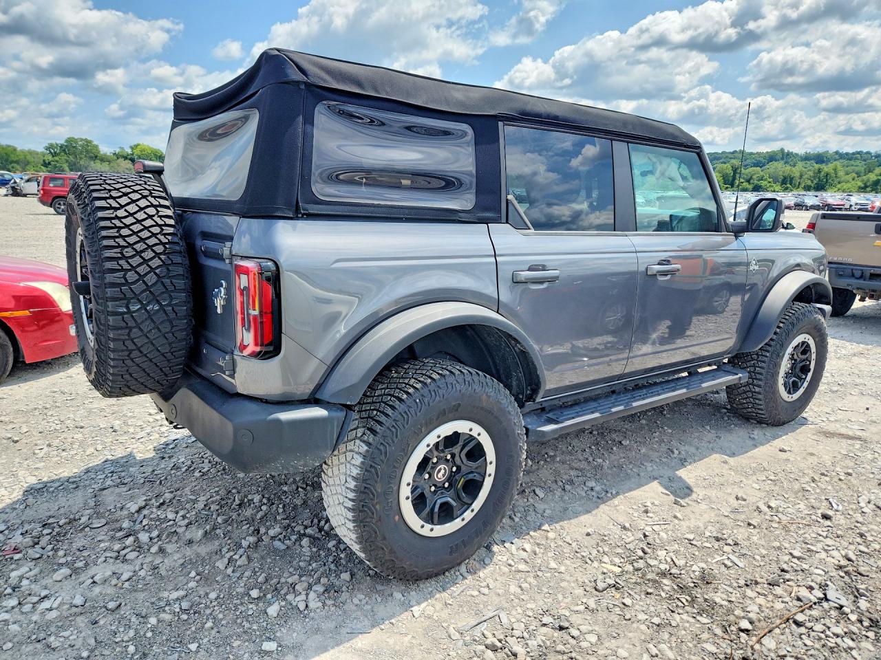 2023 Ford Bronco Base Gray vin: 1FMDE5DH1PLB59971
