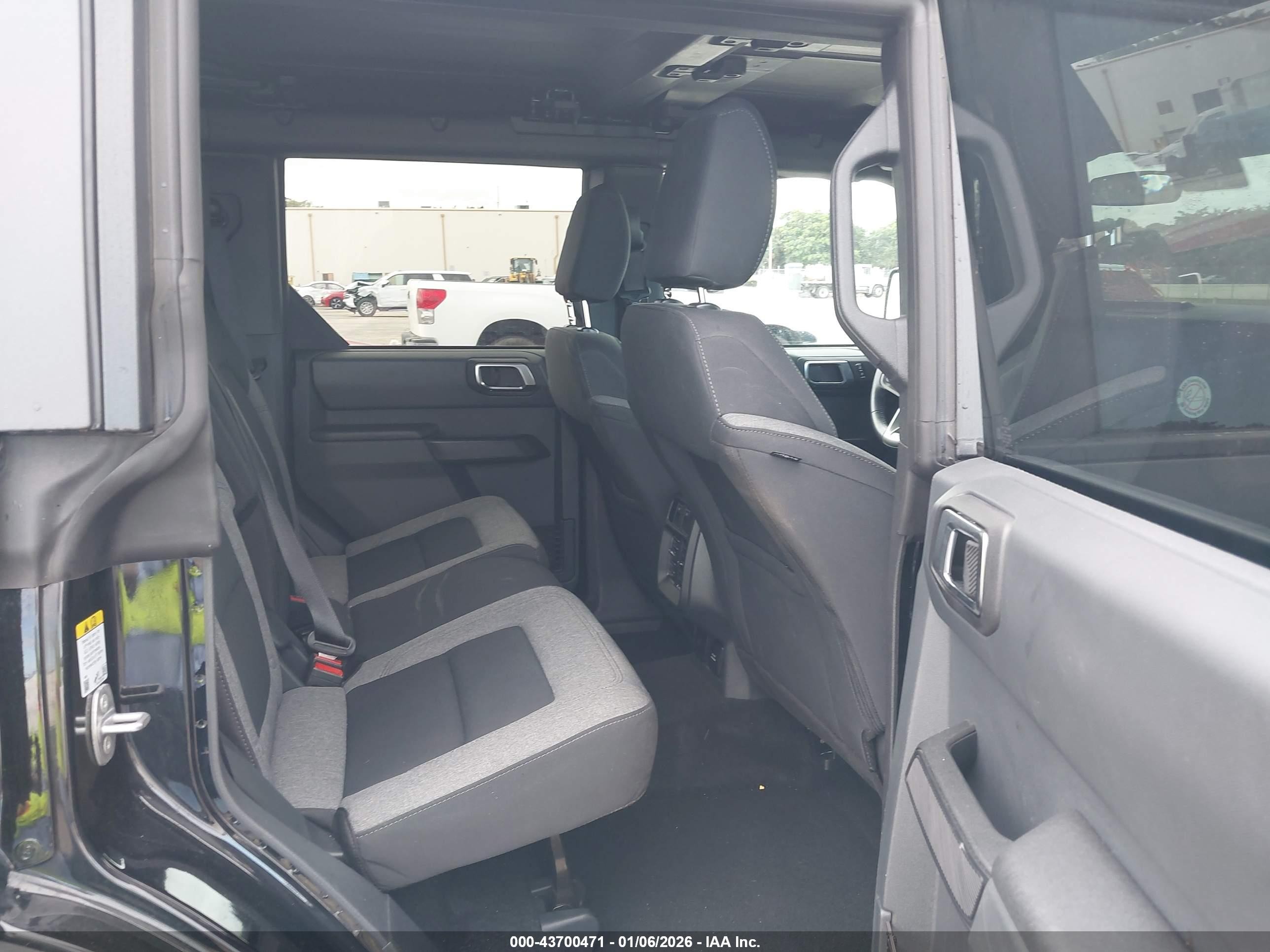 2025 Ford Bronco Big Bend Black vin: 1FMDE7BH3SLA43923