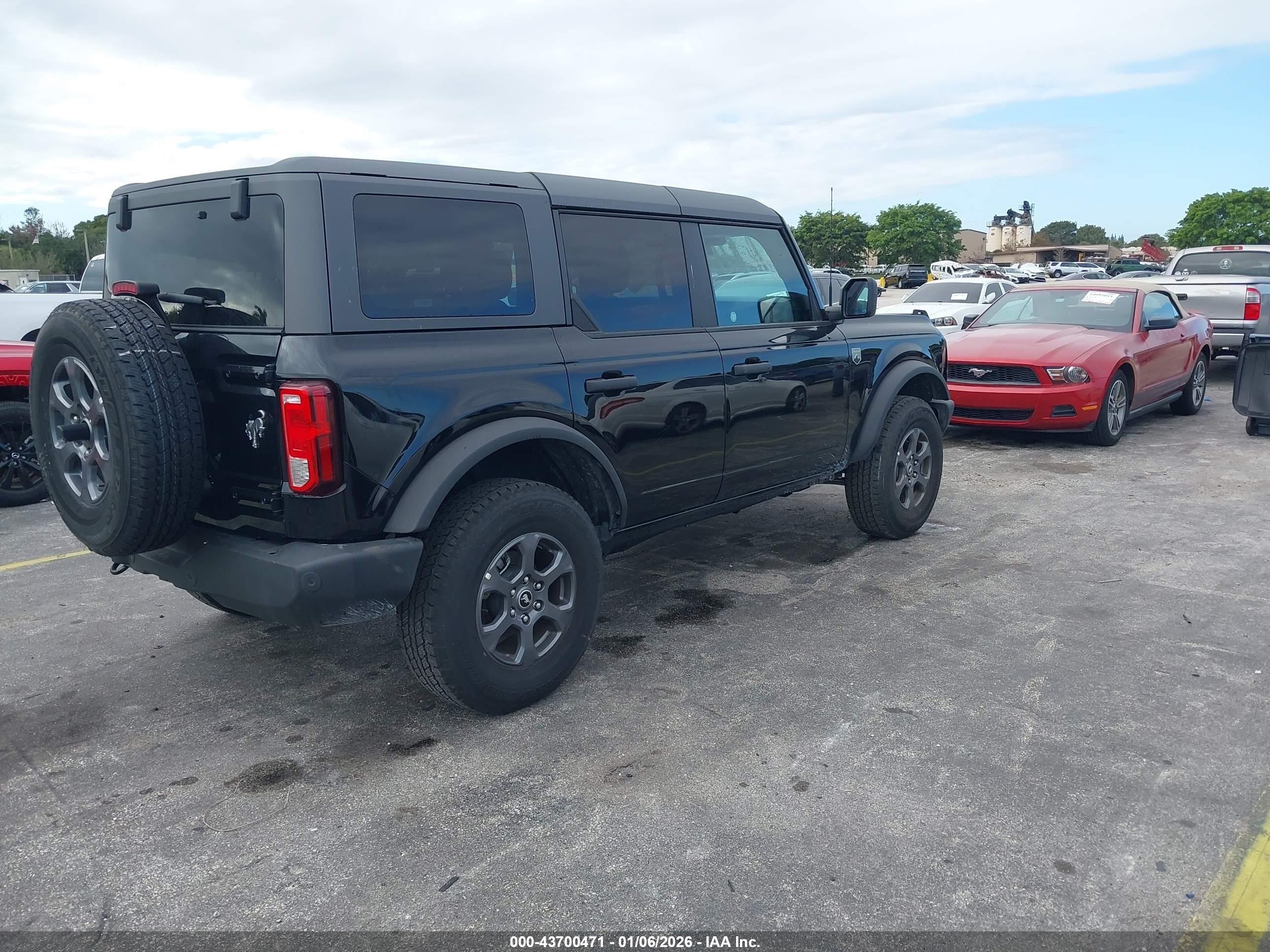2025 Ford Bronco Big Bend Black vin: 1FMDE7BH3SLA43923