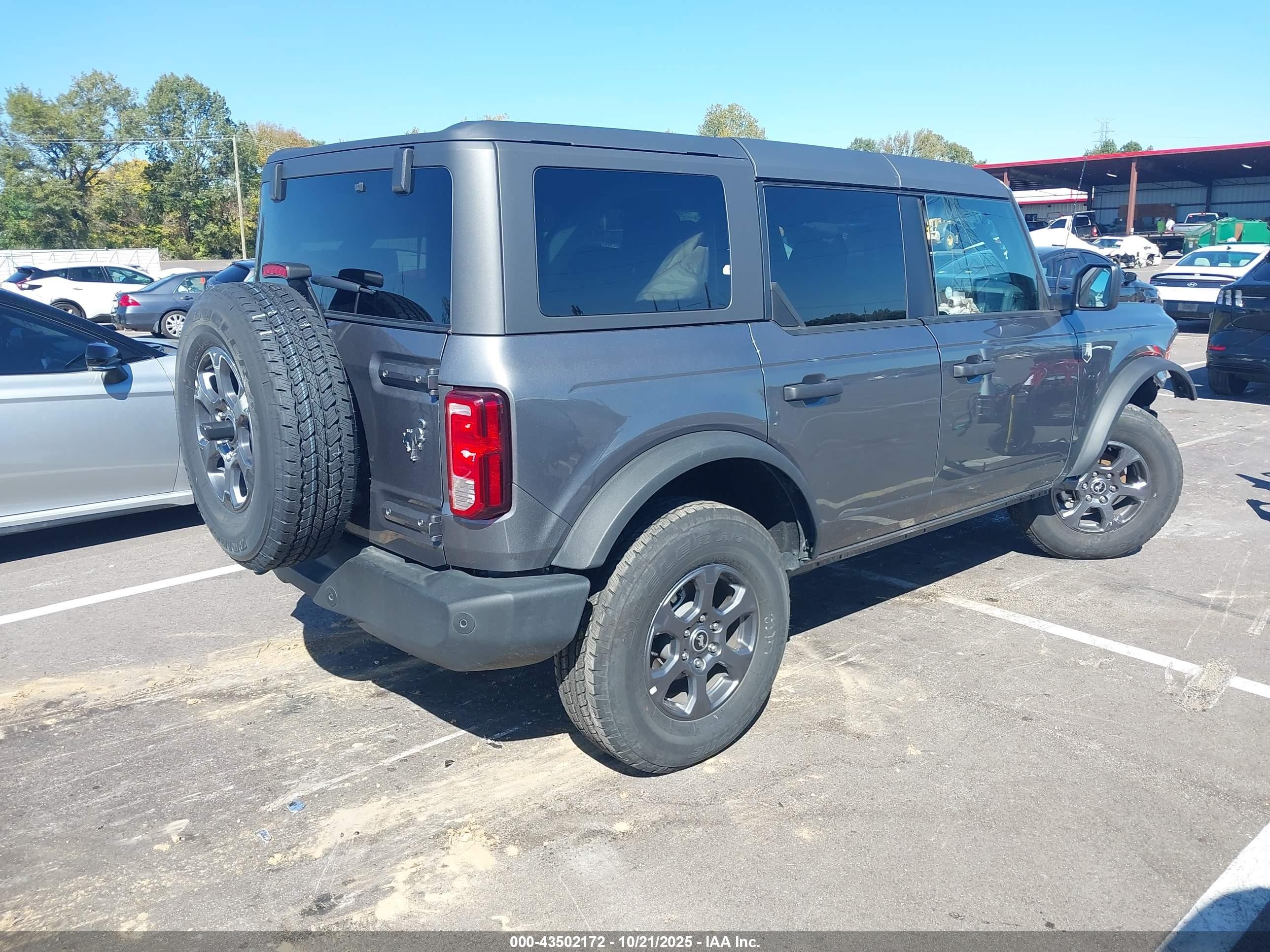 2025 Ford Bronco Big Bend Gray vin: 1FMDE7BH8SLA40239