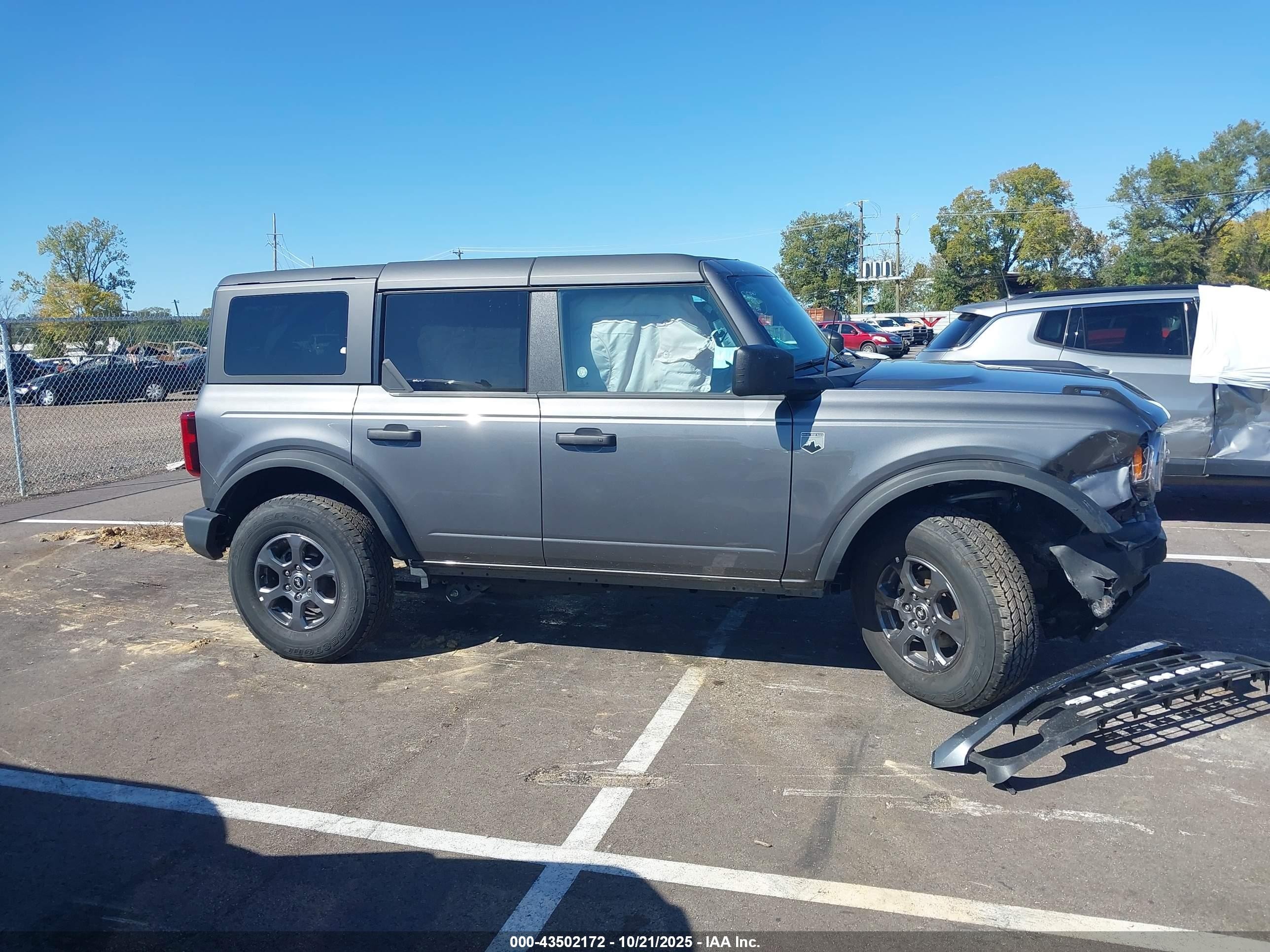2025 Ford Bronco Big Bend Gray vin: 1FMDE7BH8SLA40239