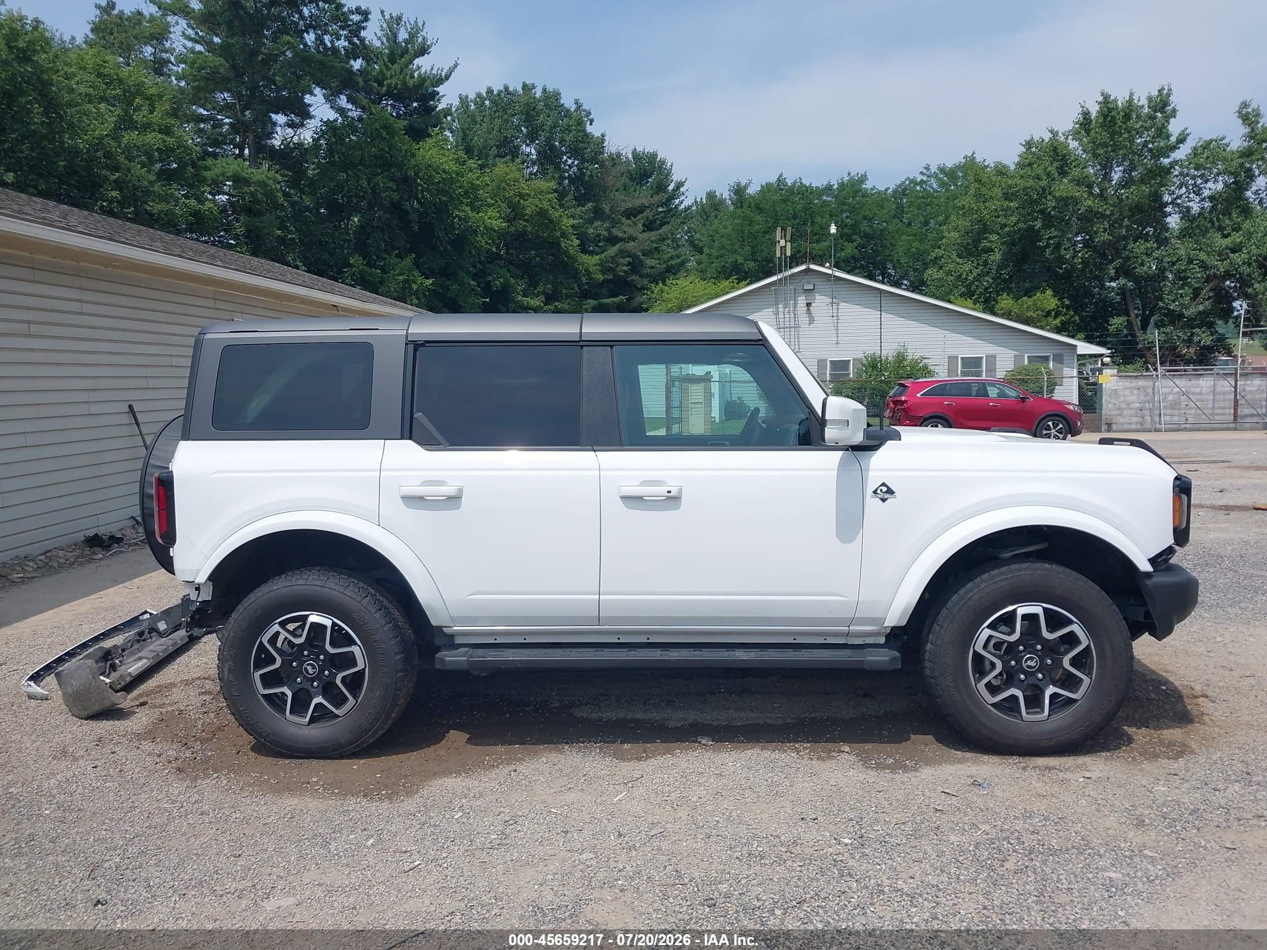 2024 Ford Bronco Outer Banks White vin: 1FMDE8BH1RLB21809
