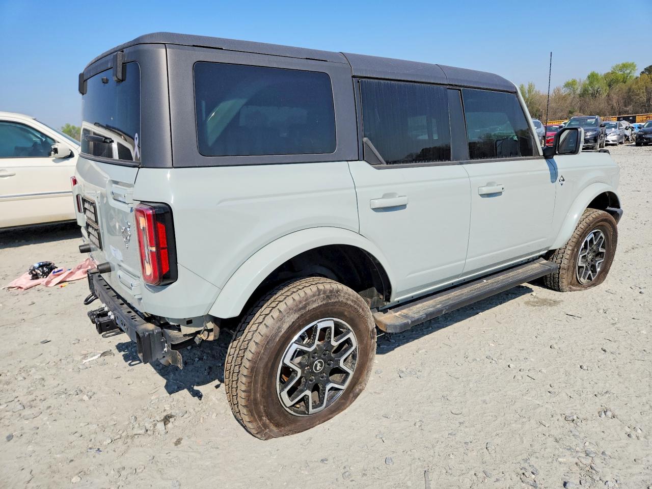 2024 Ford Bronco Outer Banks Gray vin: 1FMDE8BH3RLB15672
