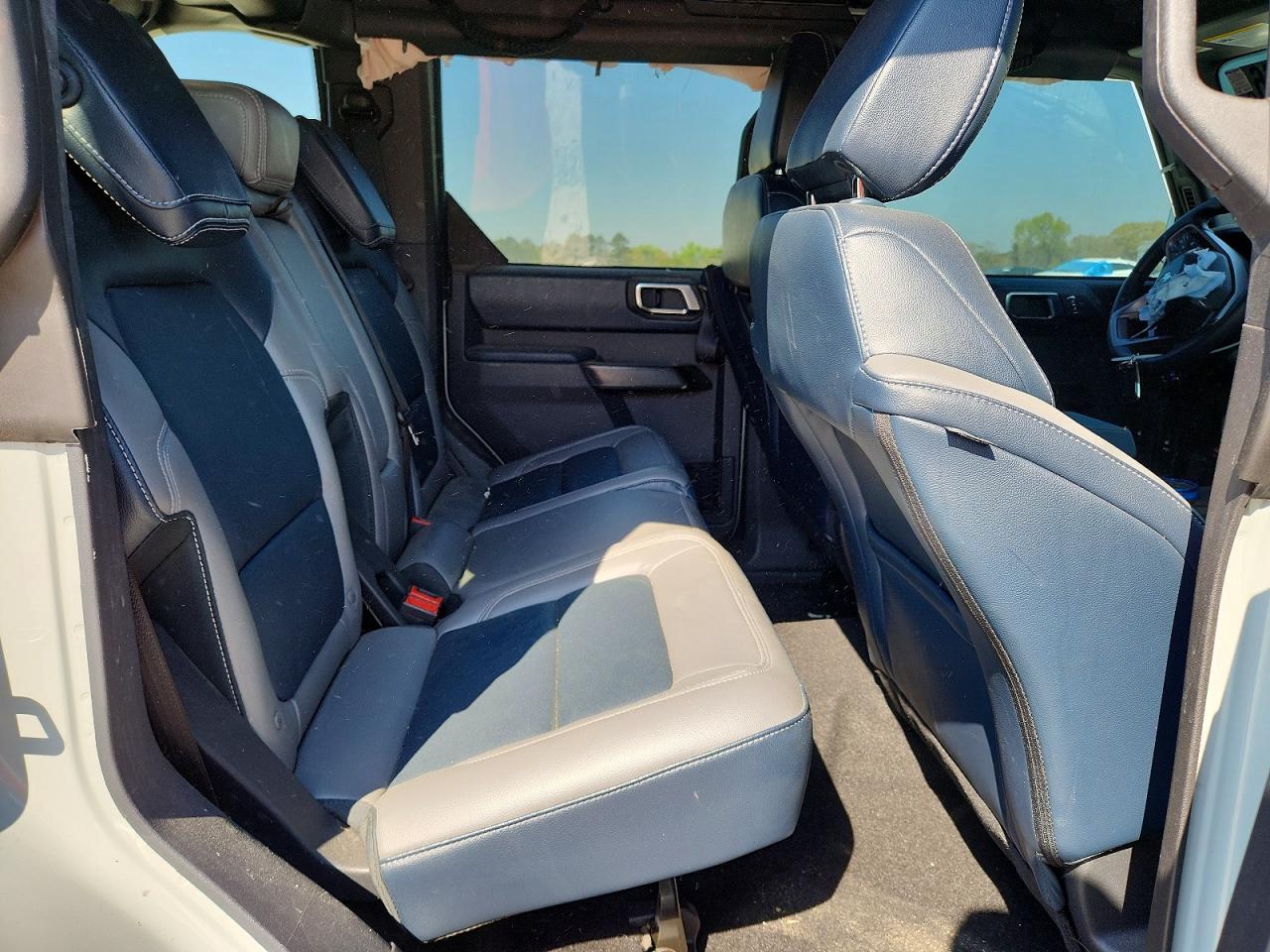 2024 Ford Bronco Outer Banks Gray vin: 1FMDE8BH3RLB15672