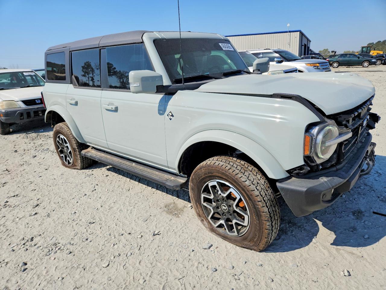 2024 Ford Bronco Outer Banks Gray vin: 1FMDE8BH3RLB15672