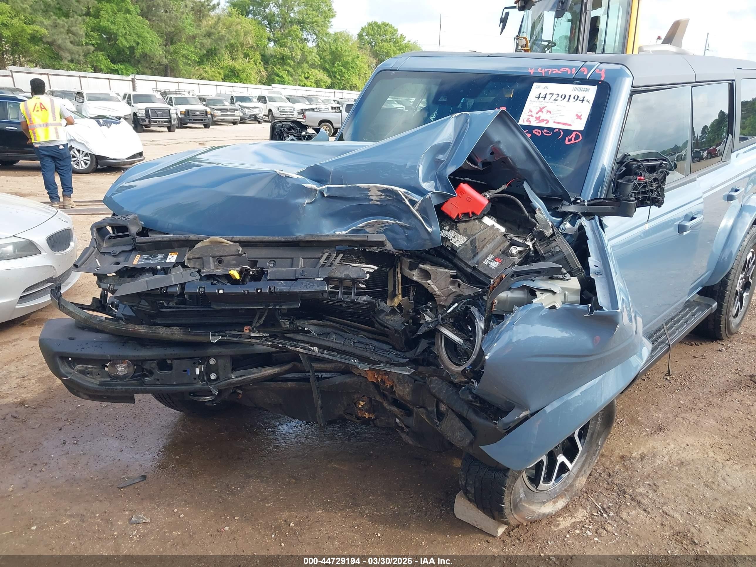 2024 Ford Bronco Outer Banks Blue vin: 1FMDE8BH5RLB32442