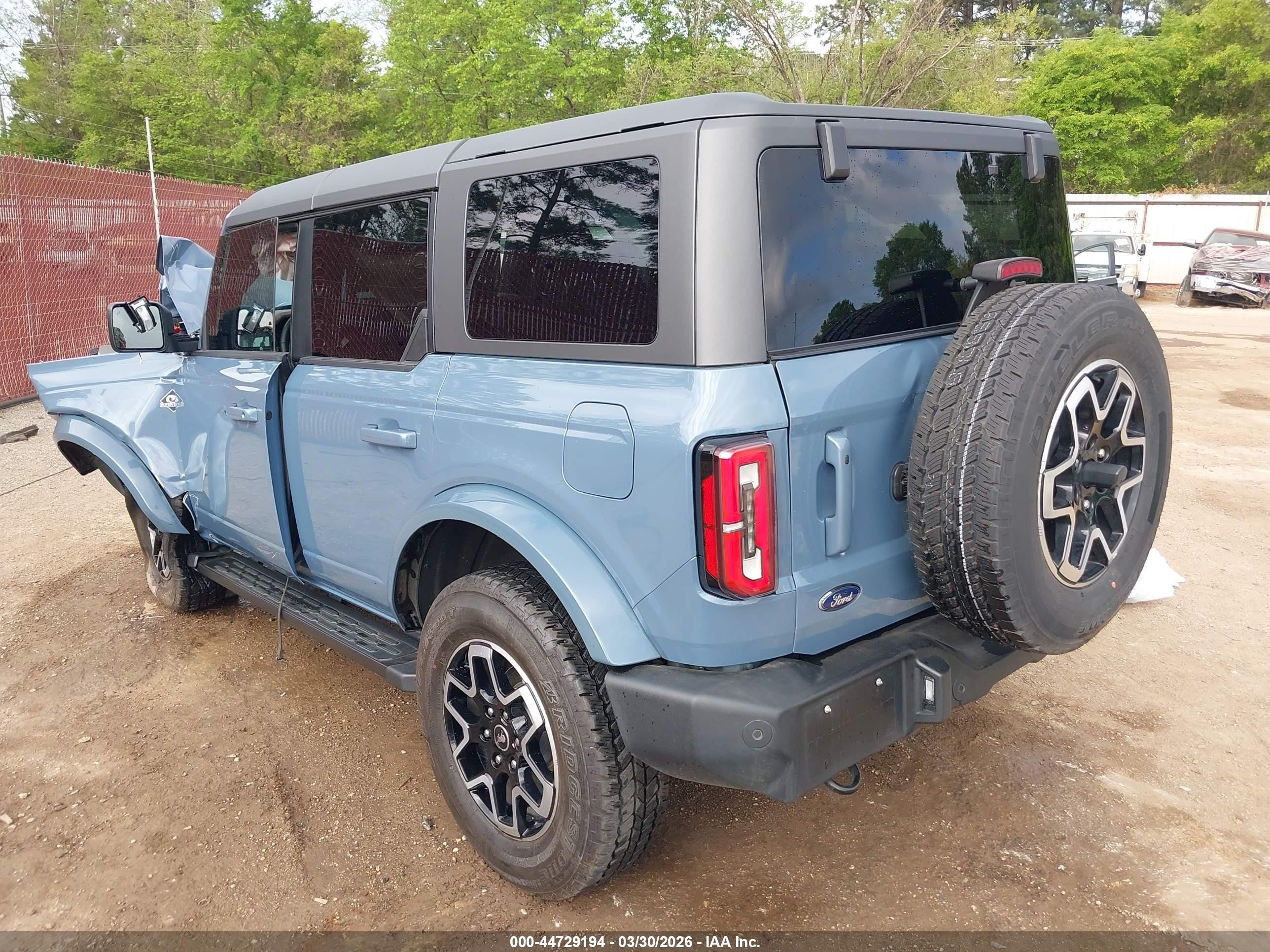 2024 Ford Bronco Outer Banks Blue vin: 1FMDE8BH5RLB32442