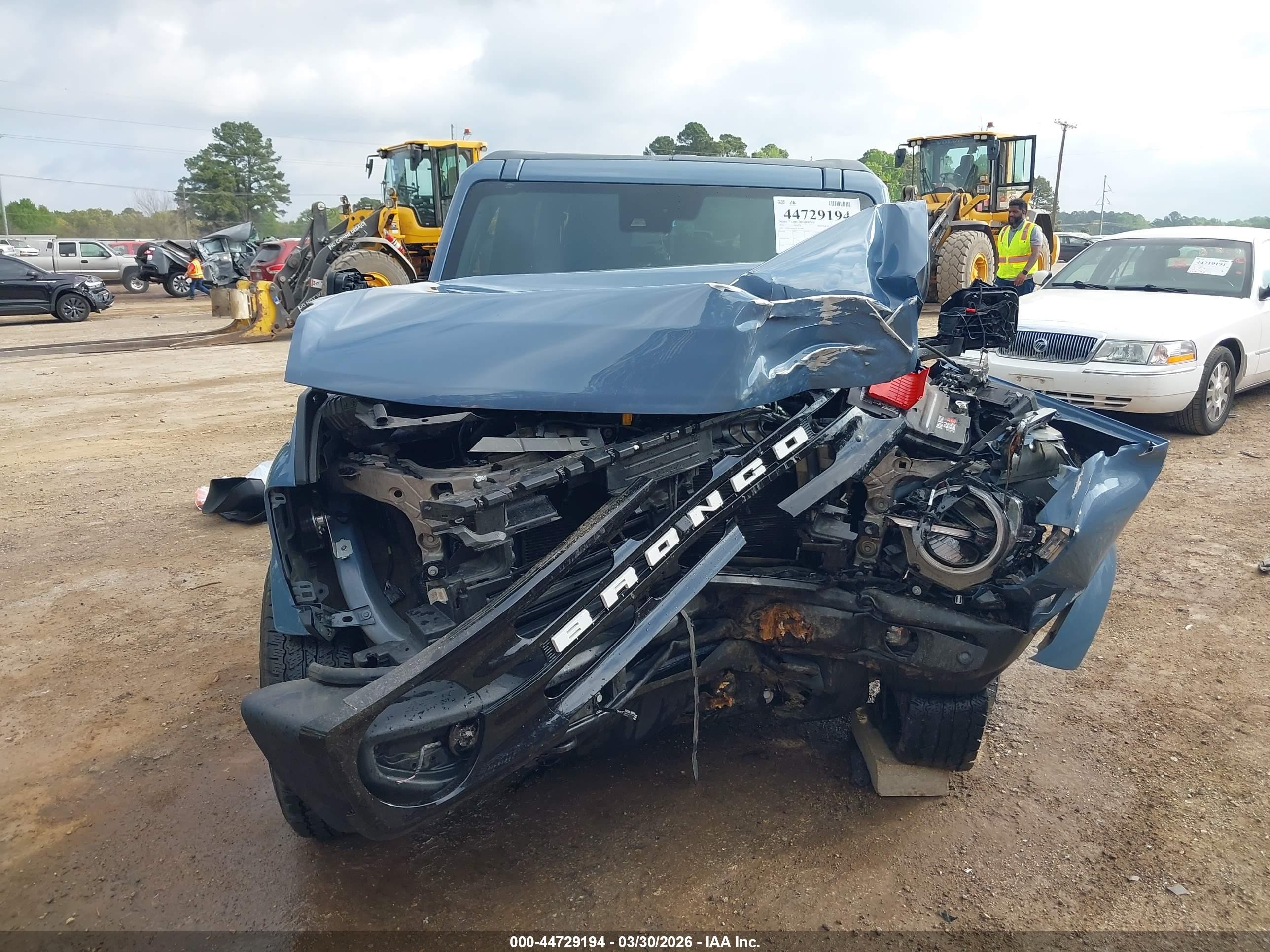 2024 Ford Bronco Outer Banks Blue vin: 1FMDE8BH5RLB32442