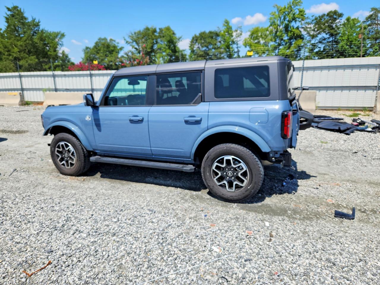 2024 Ford Bronco Outer Banks Blue vin: 1FMDE8BH8RLB34587