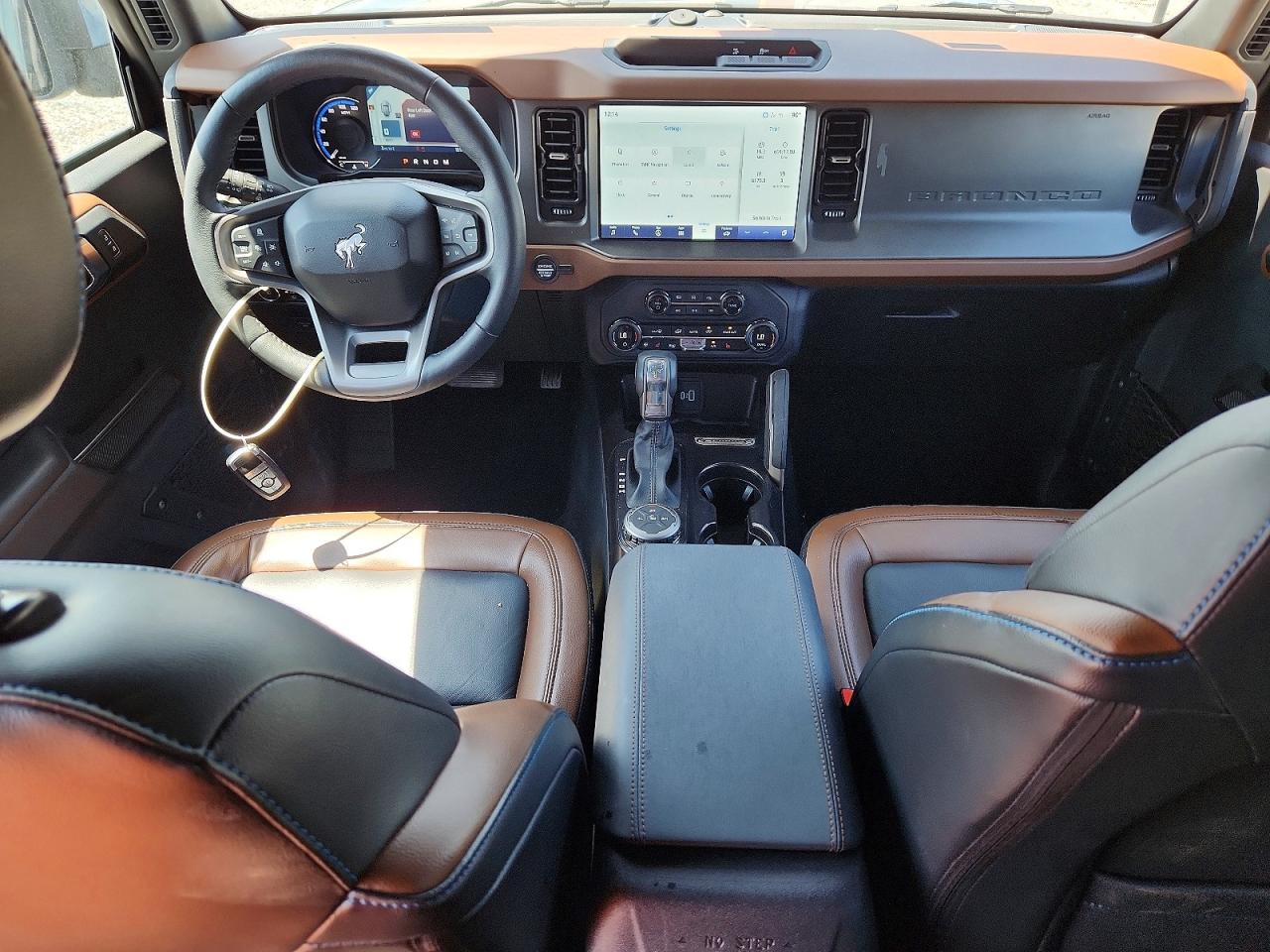 2024 Ford Bronco Outer Banks Blue vin: 1FMDE8BH8RLB34587