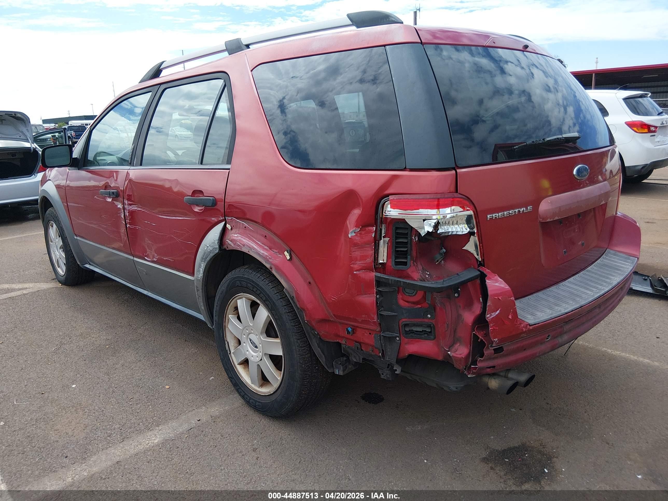 2005 Ford Freestyle Se Red vin: 1FMDK011X5GA28501