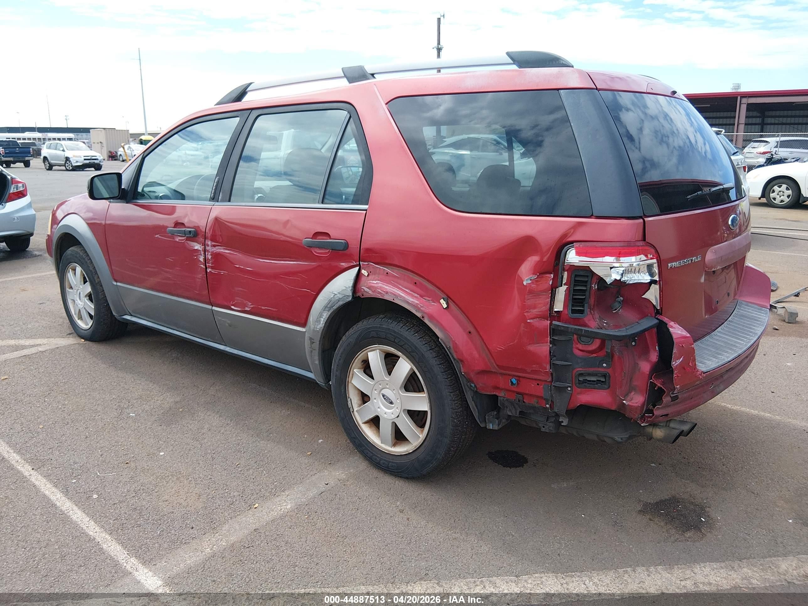 2005 Ford Freestyle Se Red vin: 1FMDK011X5GA28501
