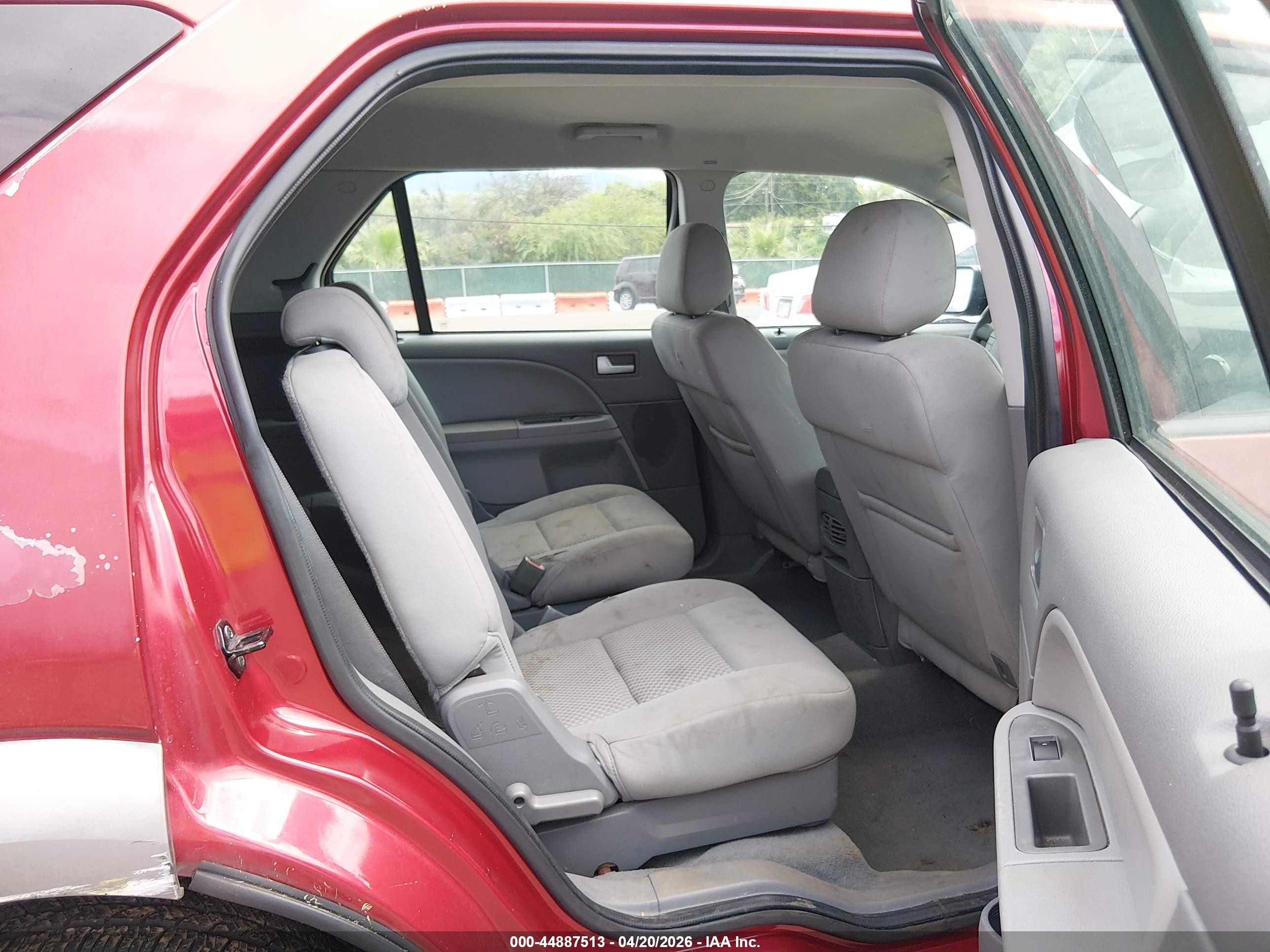 2005 Ford Freestyle Se Red vin: 1FMDK011X5GA28501