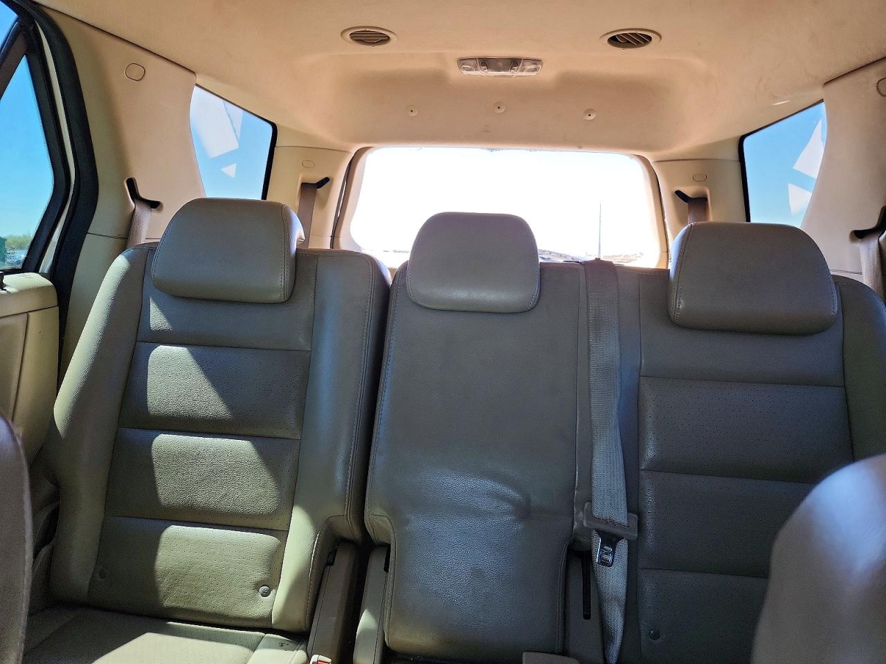 2007 Ford Freestyle Limited Белый vin: 1FMDK02137GA41690