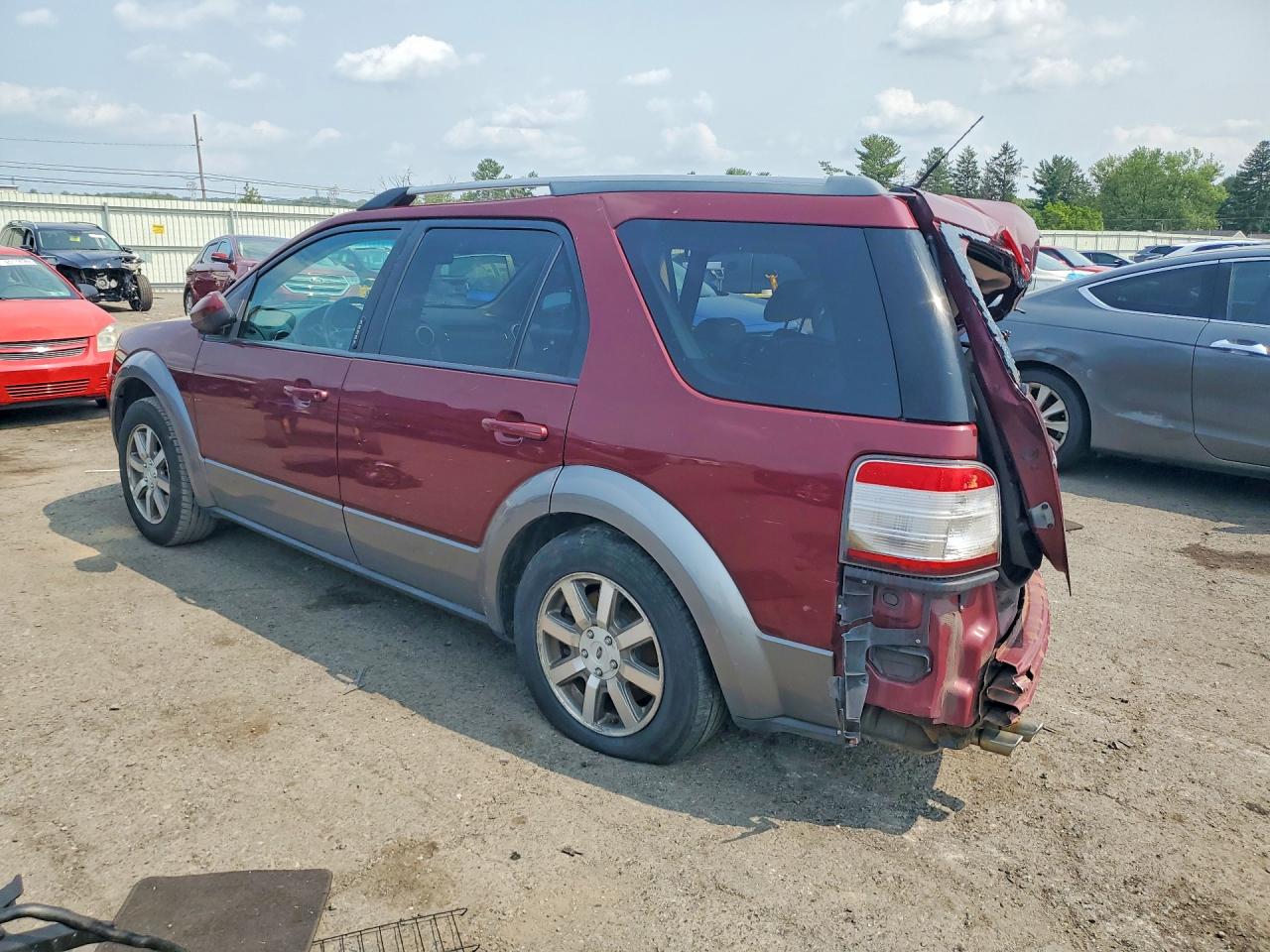 2008 Ford Taurus X Sel Red vin: 1FMDK02W08GA45824